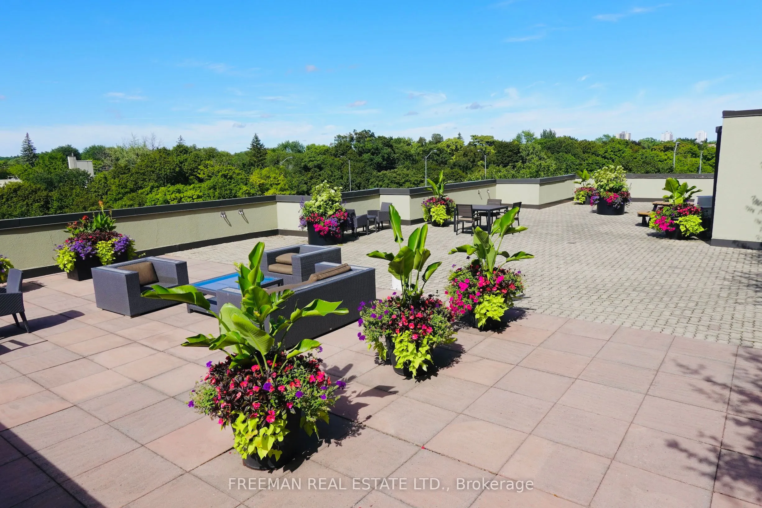 360 Bloor Street E, #204