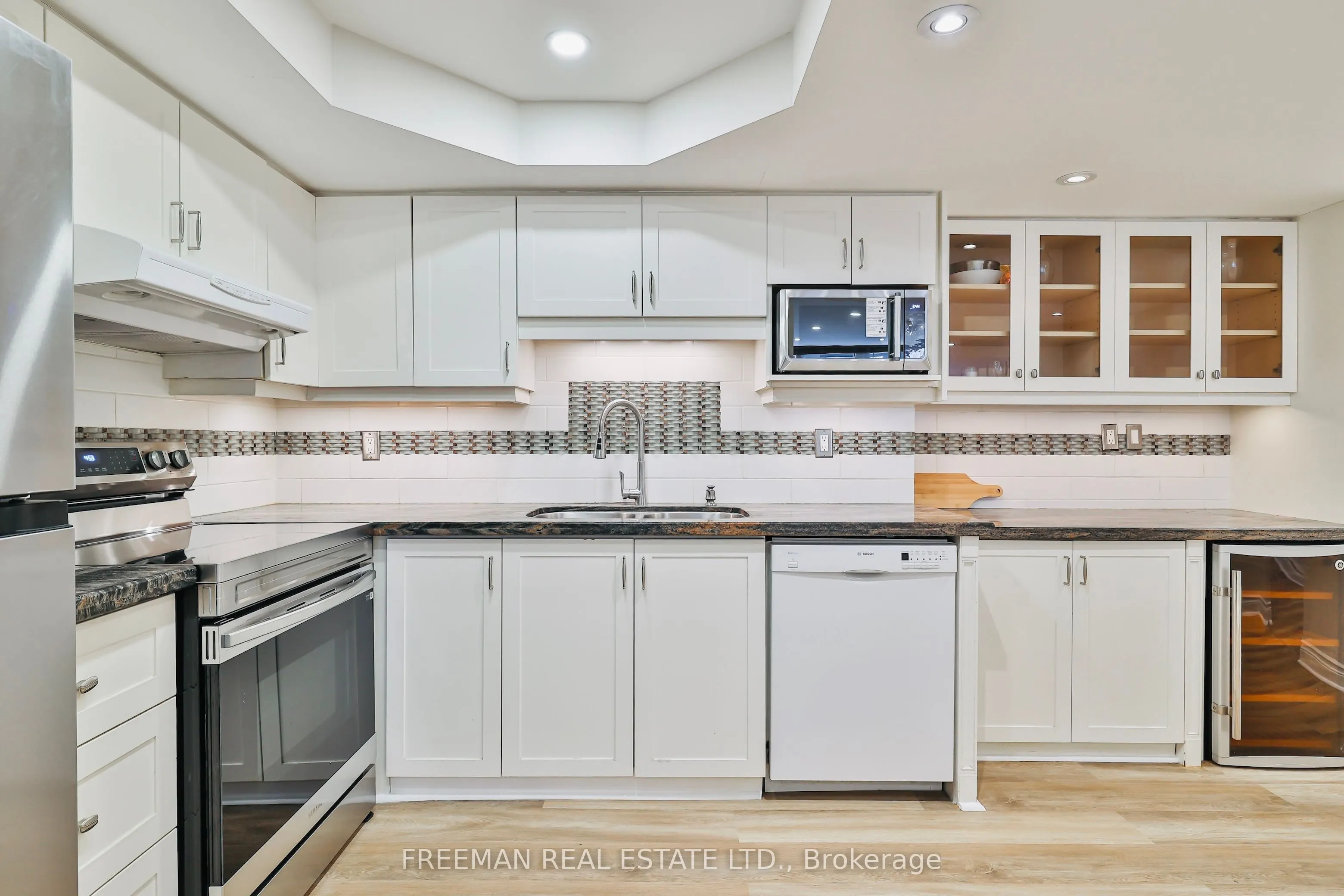 360 Bloor Street E, #204