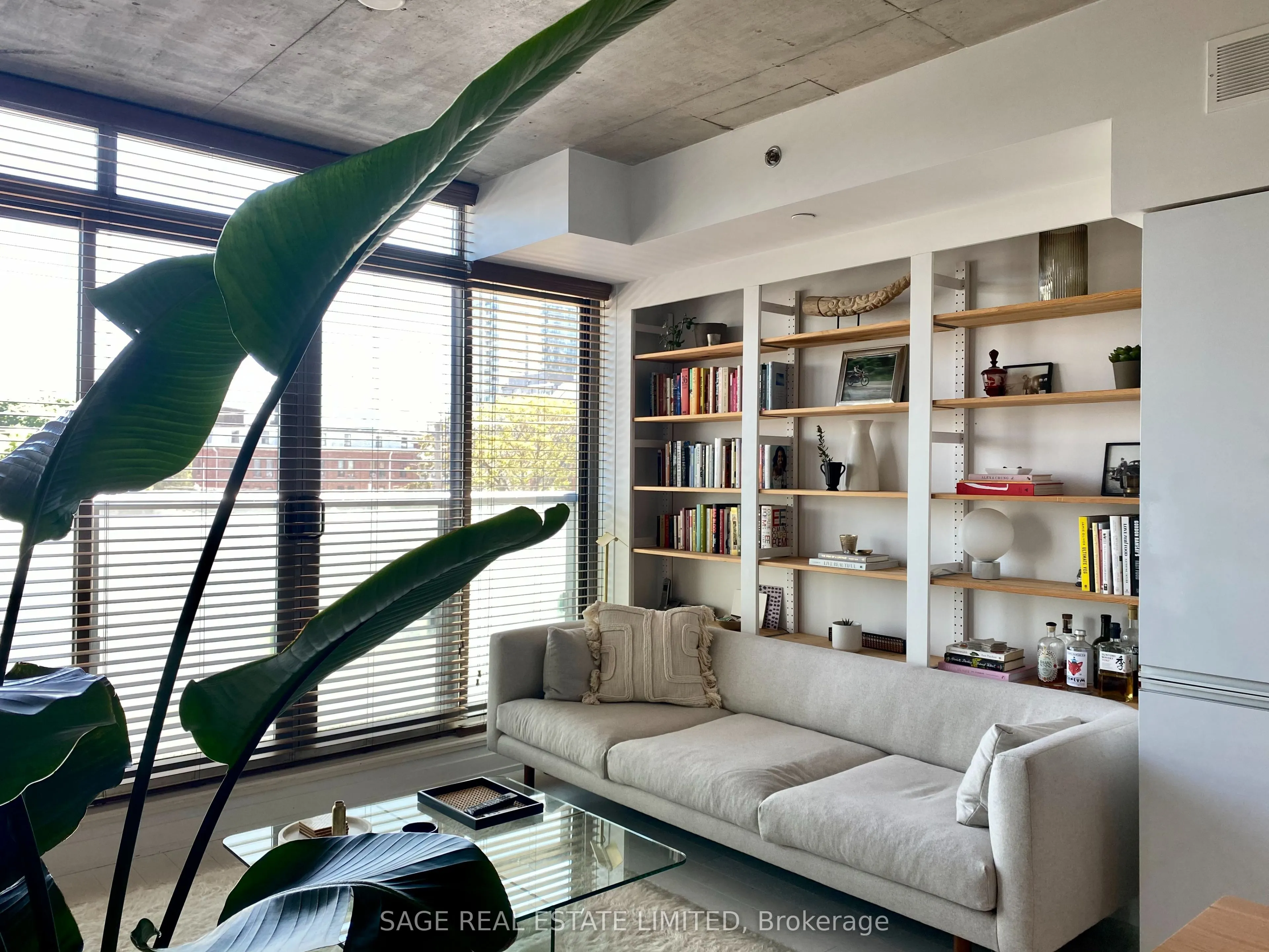 8 Gladstone Avenue, #305