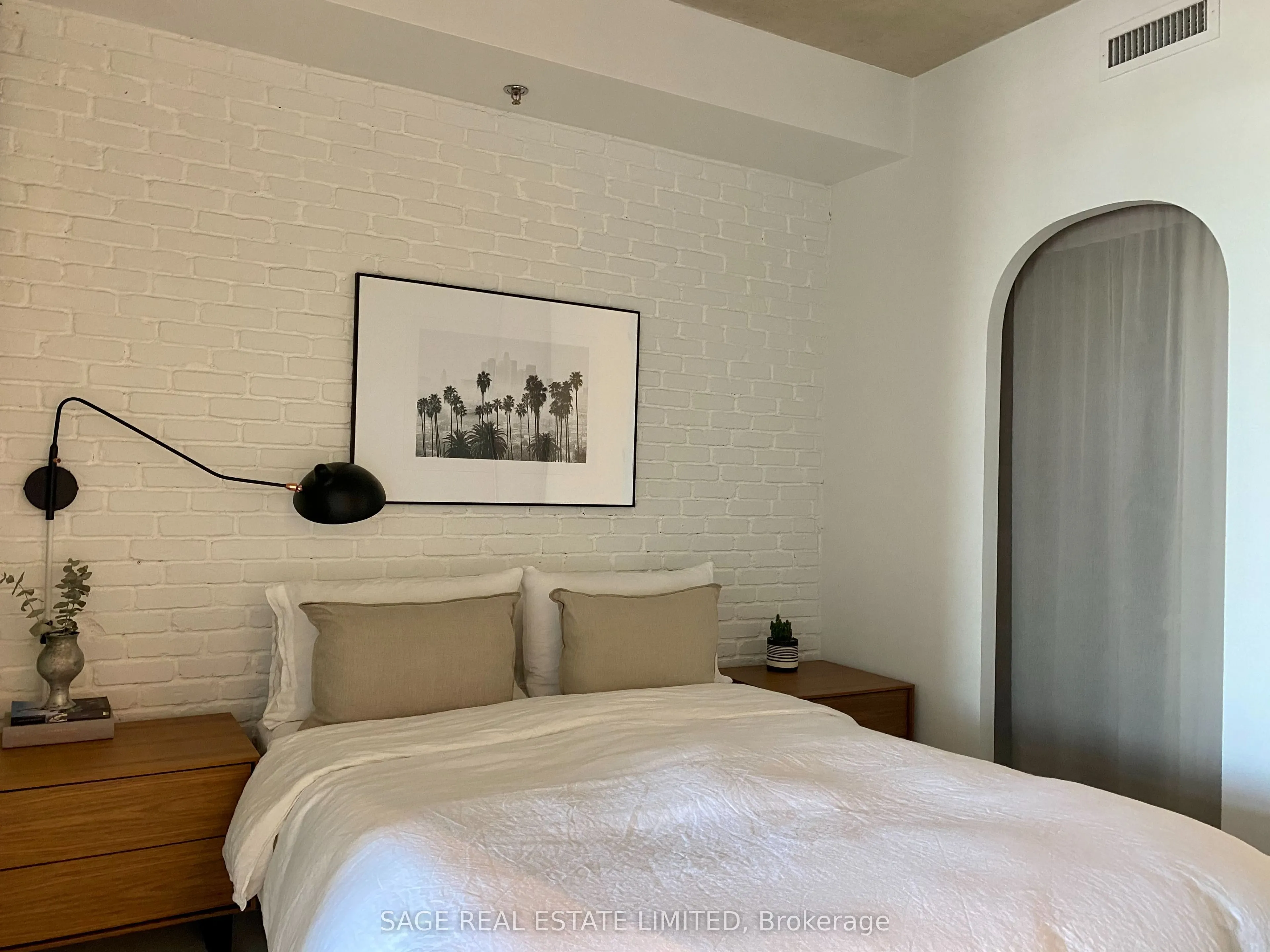 8 Gladstone Avenue, #305