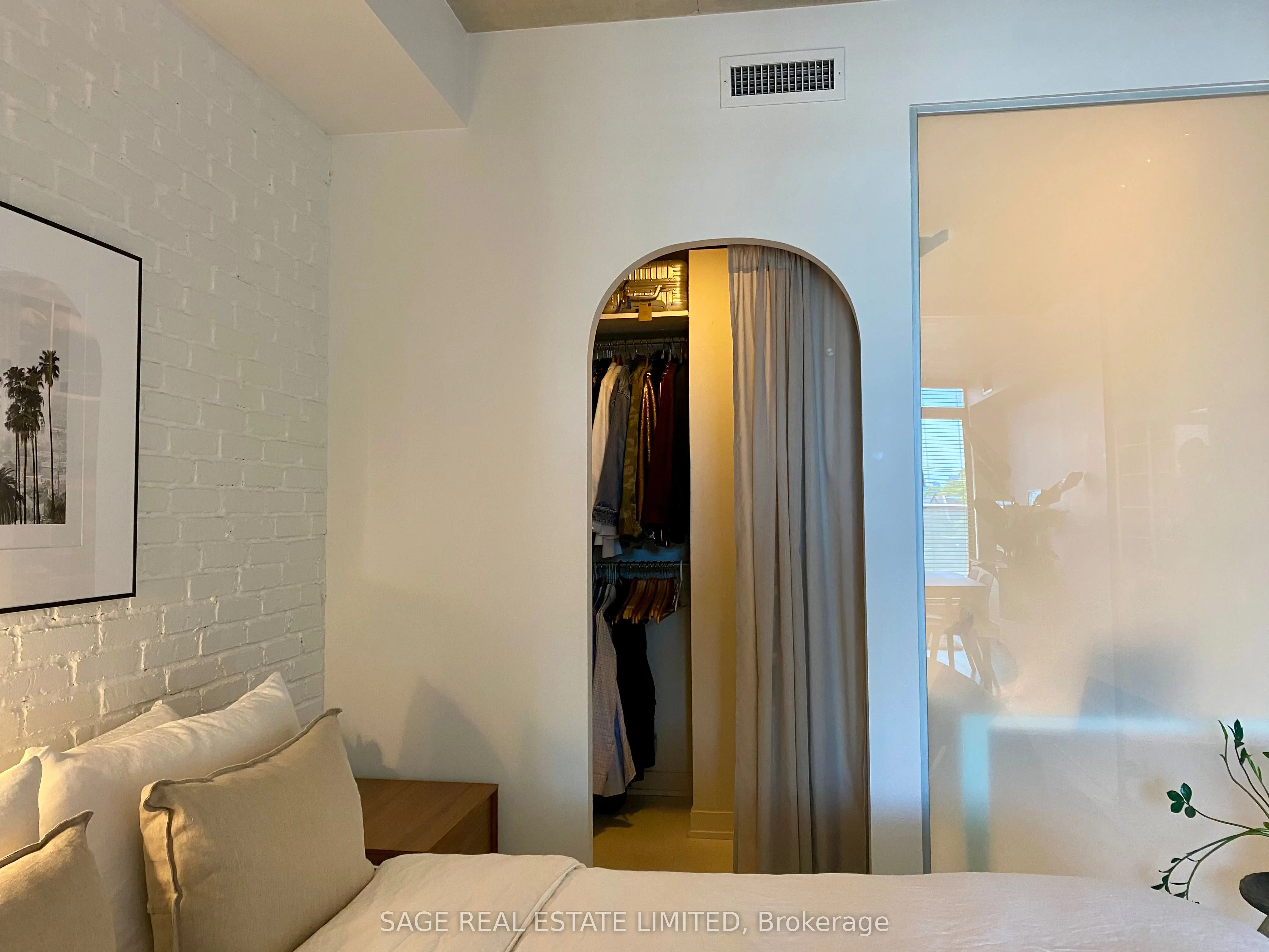 8 Gladstone Avenue, #305
