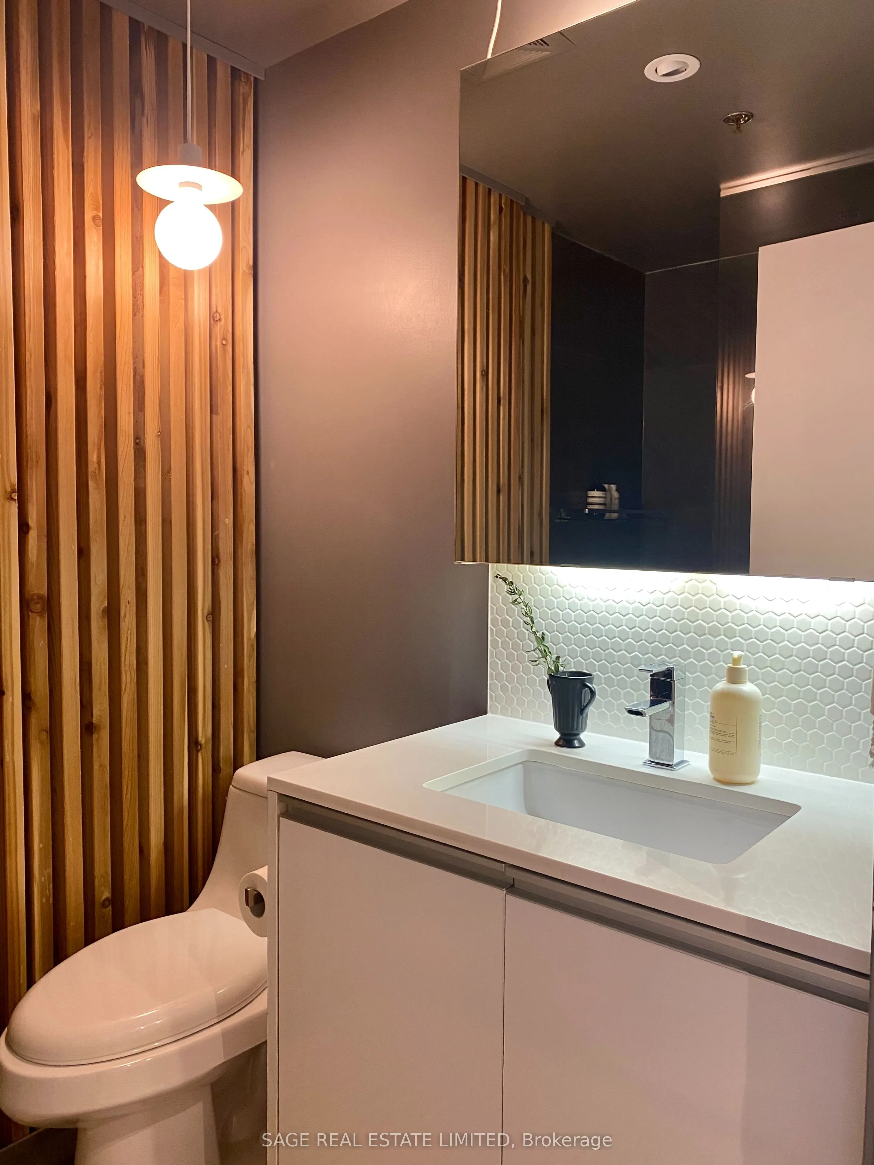 8 Gladstone Avenue, #305