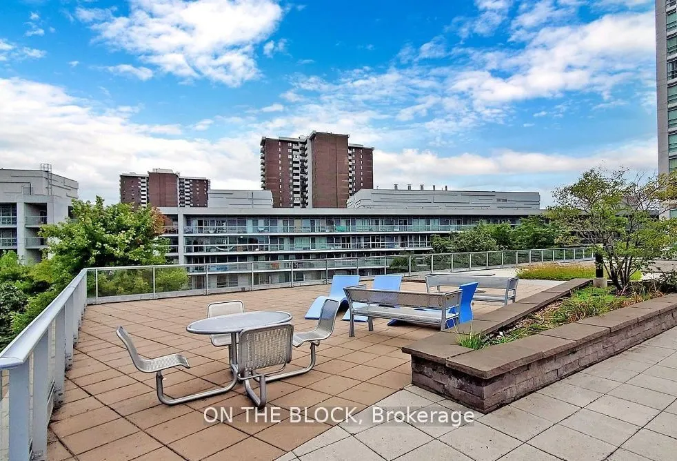 2015 Sheppard Avenue E, #2306
