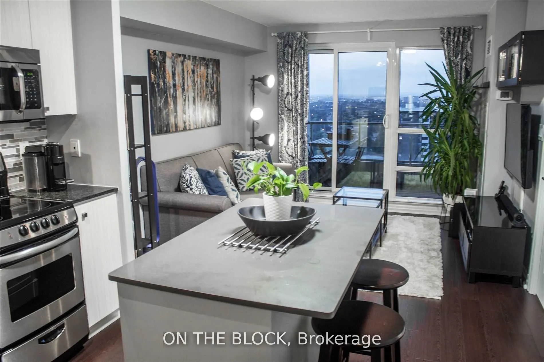 2015 Sheppard Avenue E, #2306