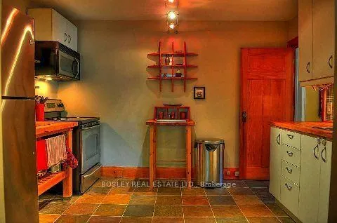 33 Lorindale Avenue, ##2 (UPPER)