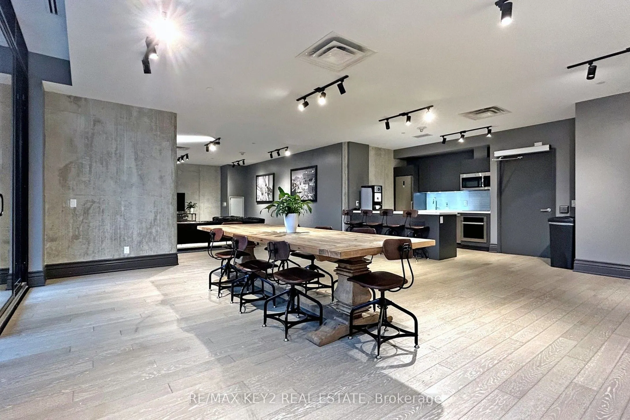 608 Richmond Street W, #615