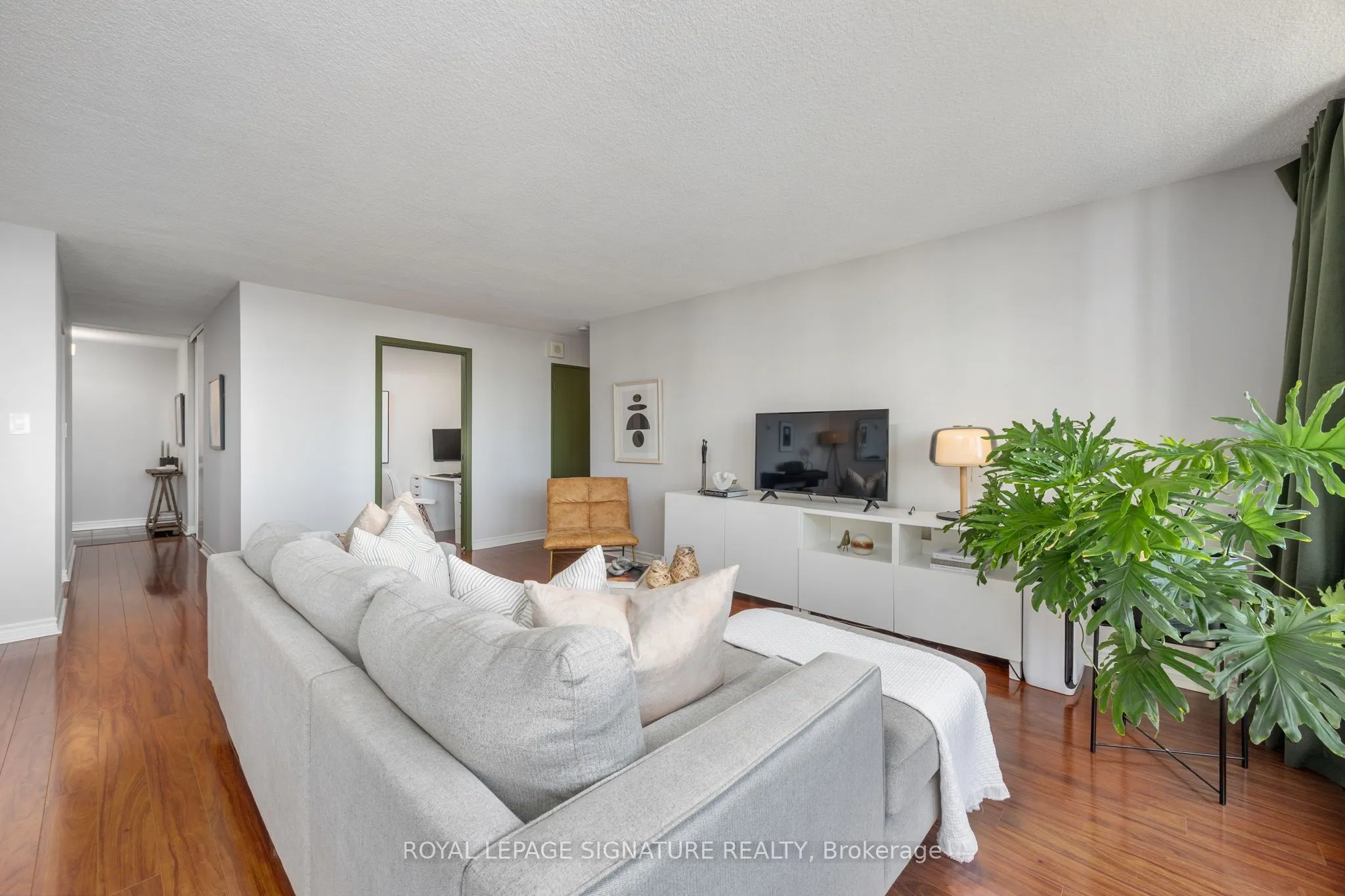 3300 Don Mills Road, #1107