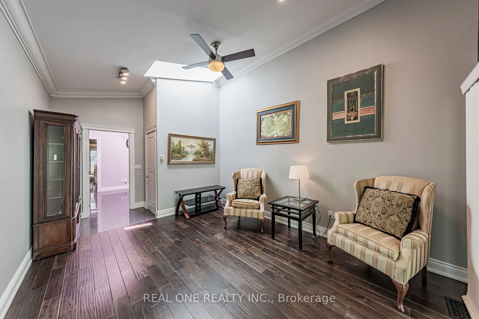 1 Manorpark Court S