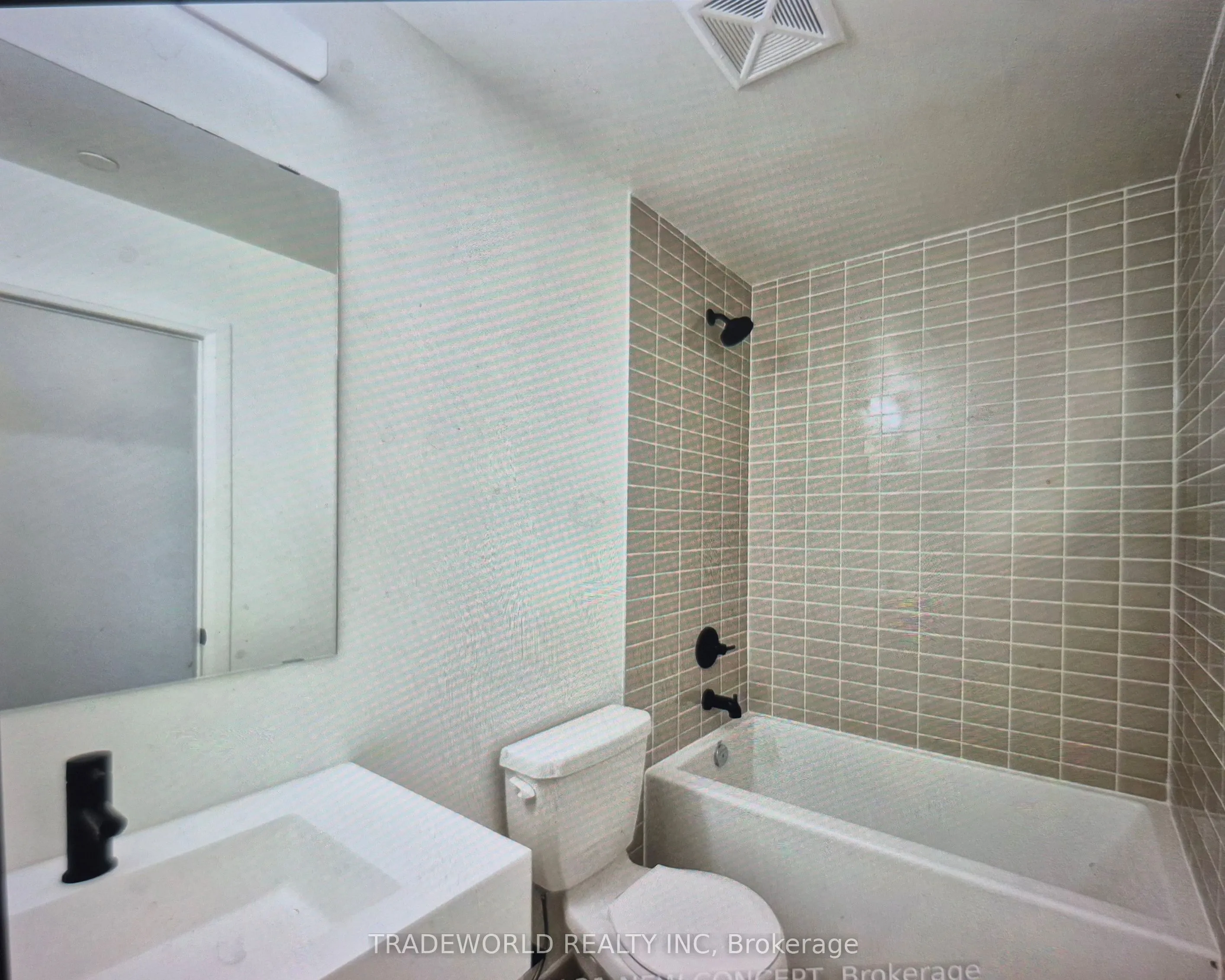 280 Dundas Street W, #2712