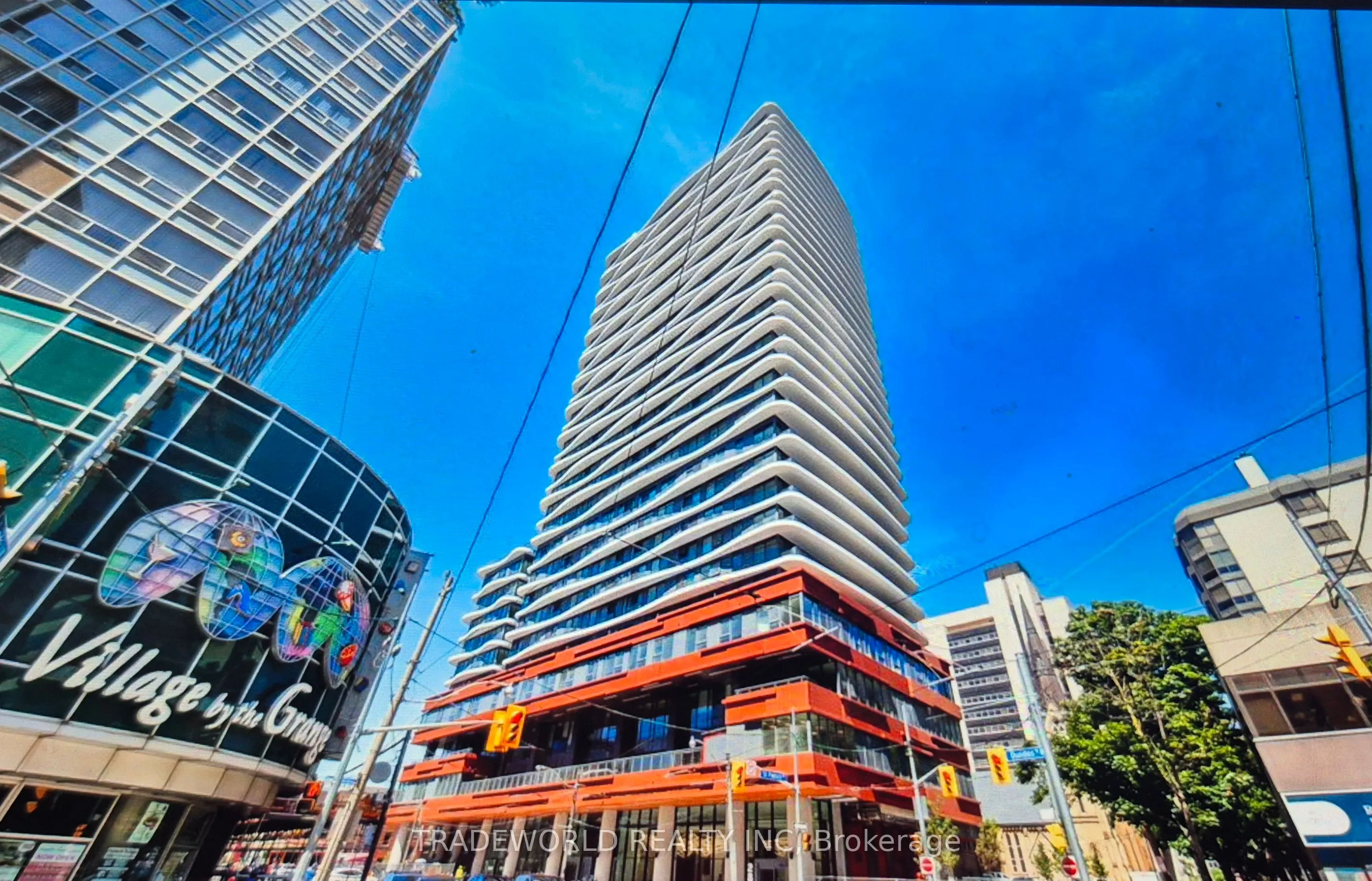 280 Dundas Street W, #2712