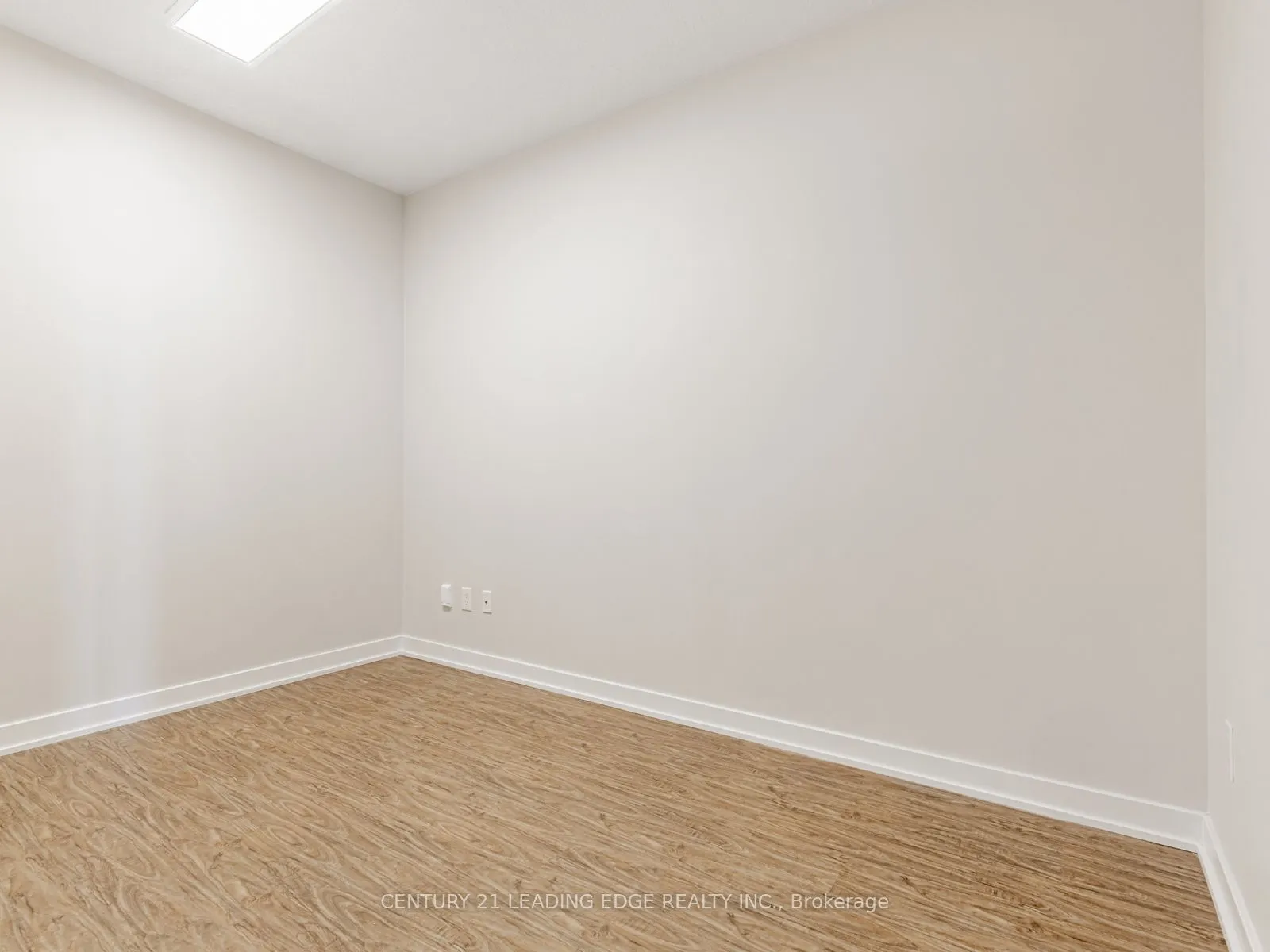 29 Singer Court, #2701