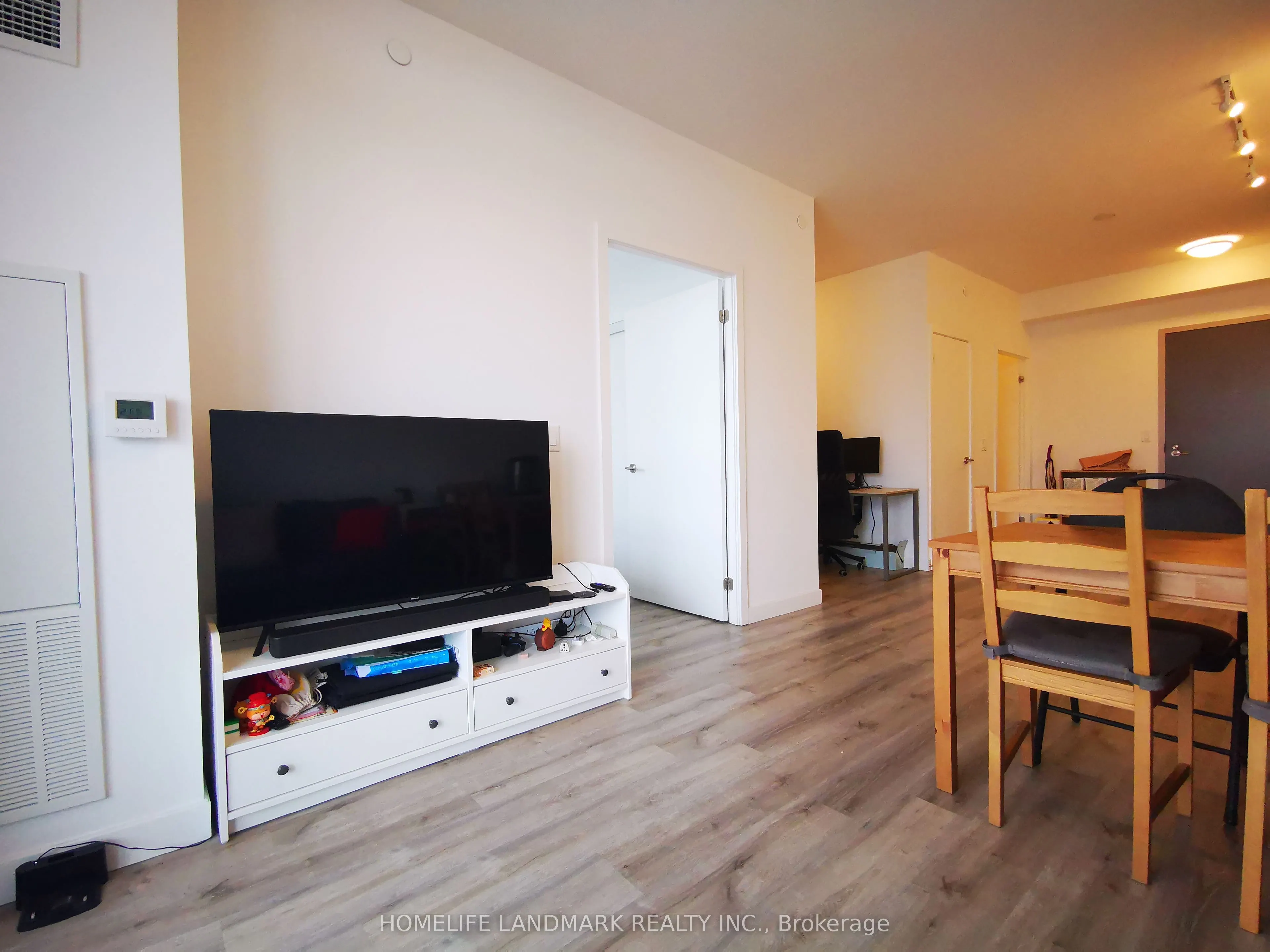 38 Forest Manor Road, #2103