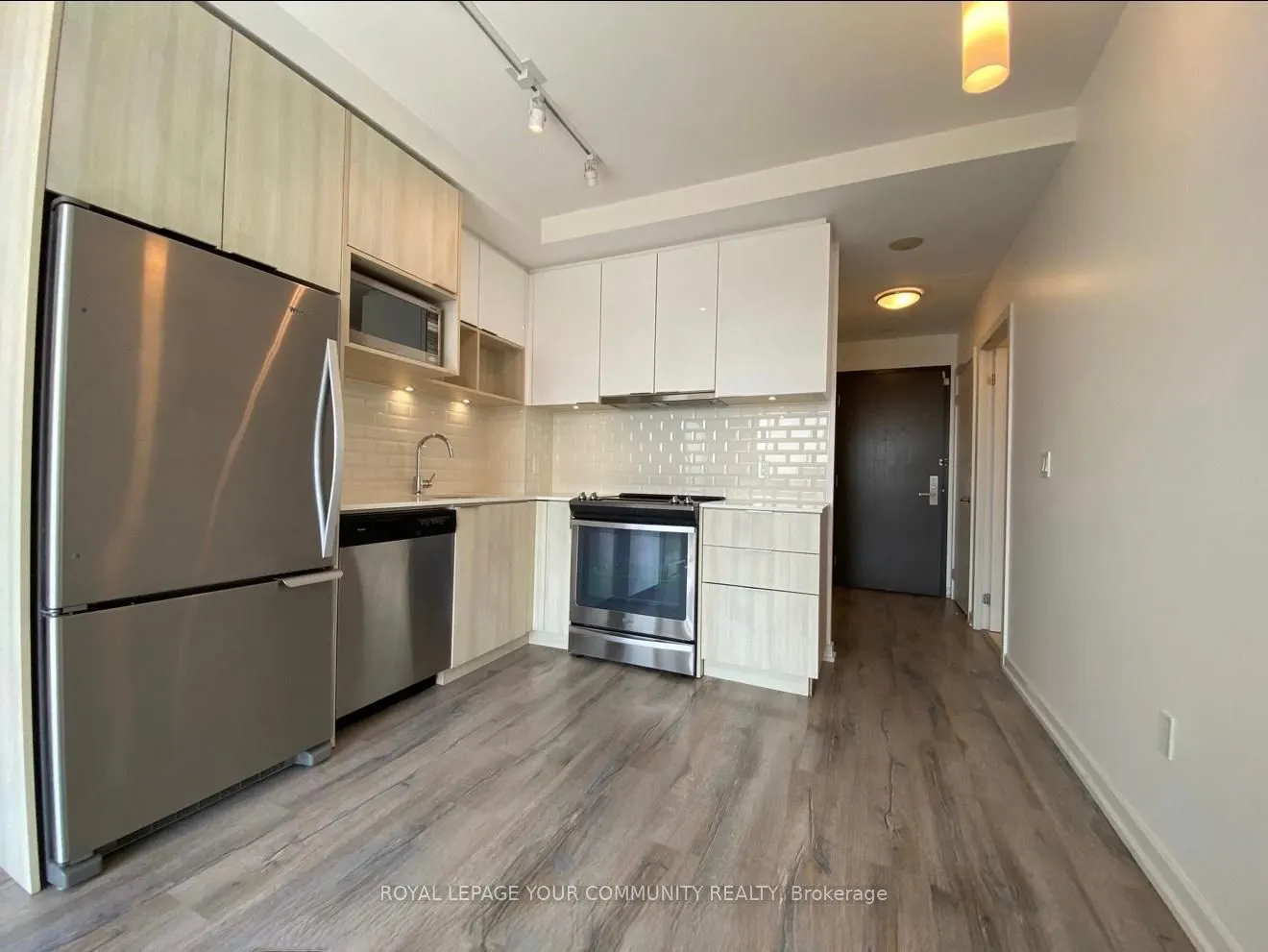 52 forest Manor, #325