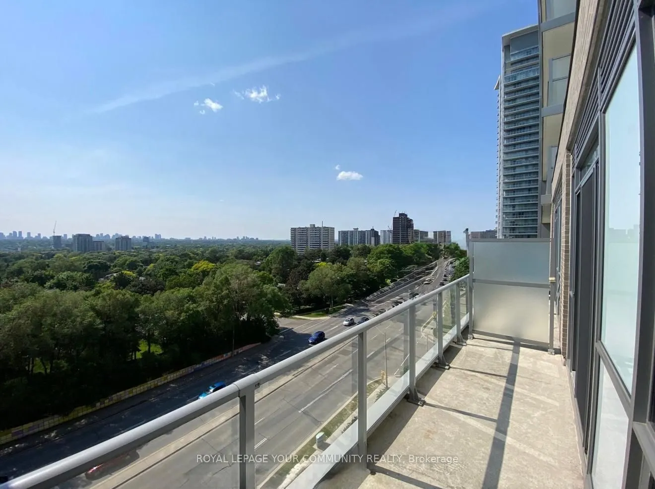 52 forest Manor, #325