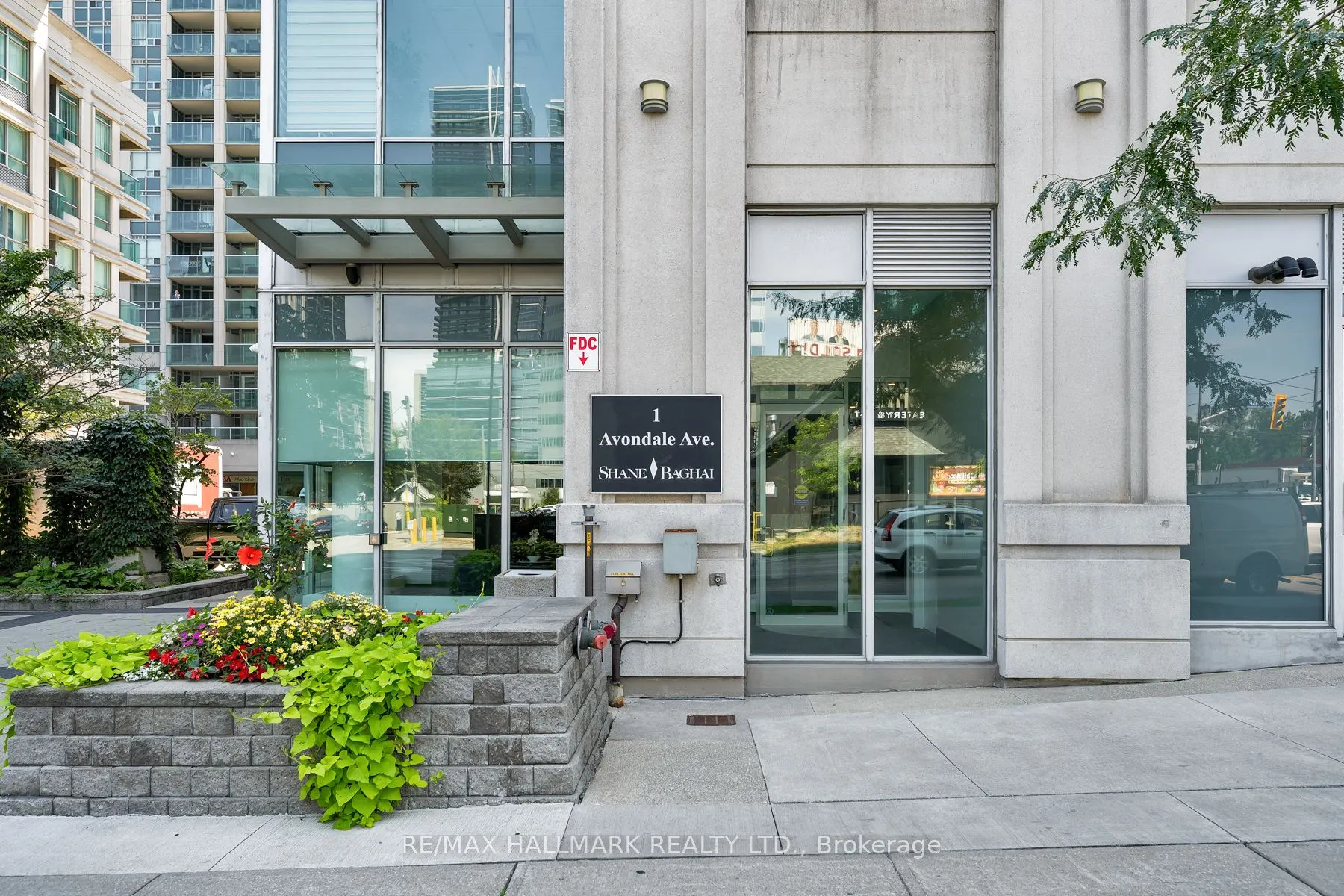 1 Avondale Avenue, #902