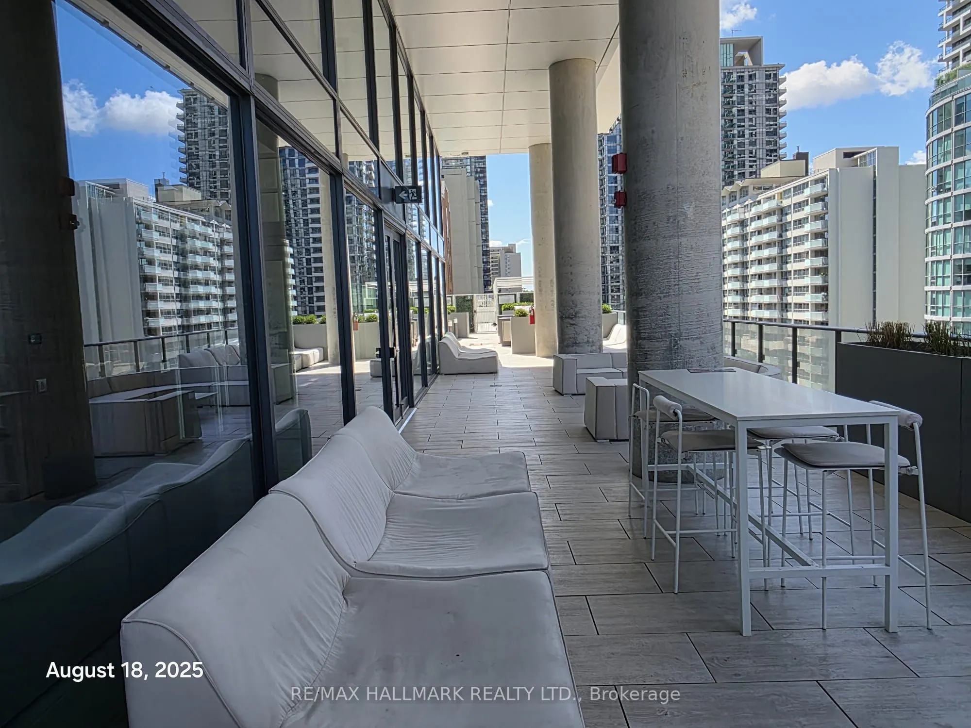 161 Roehampton Avenue, #3809