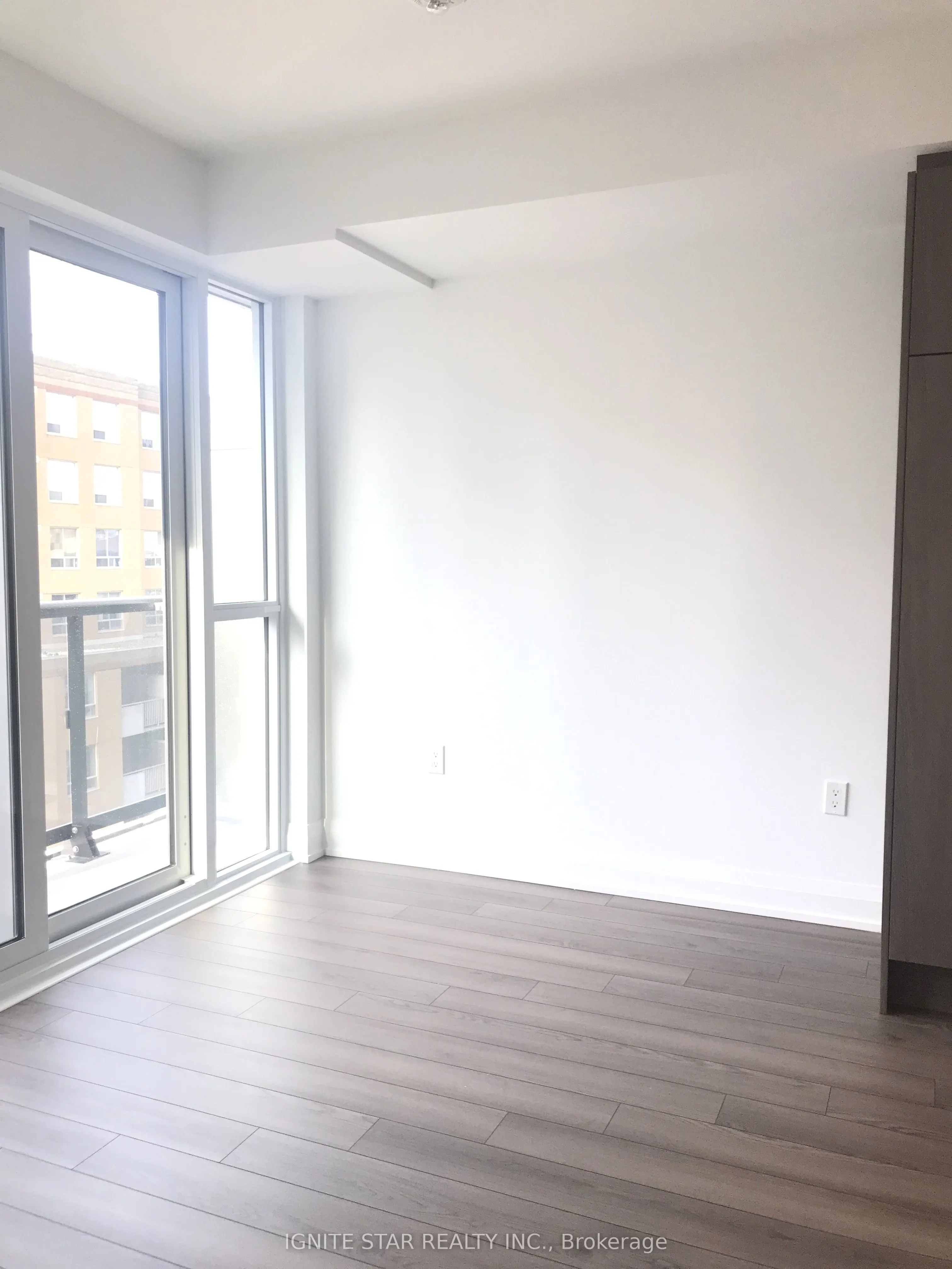 77 mutual Street, #1006