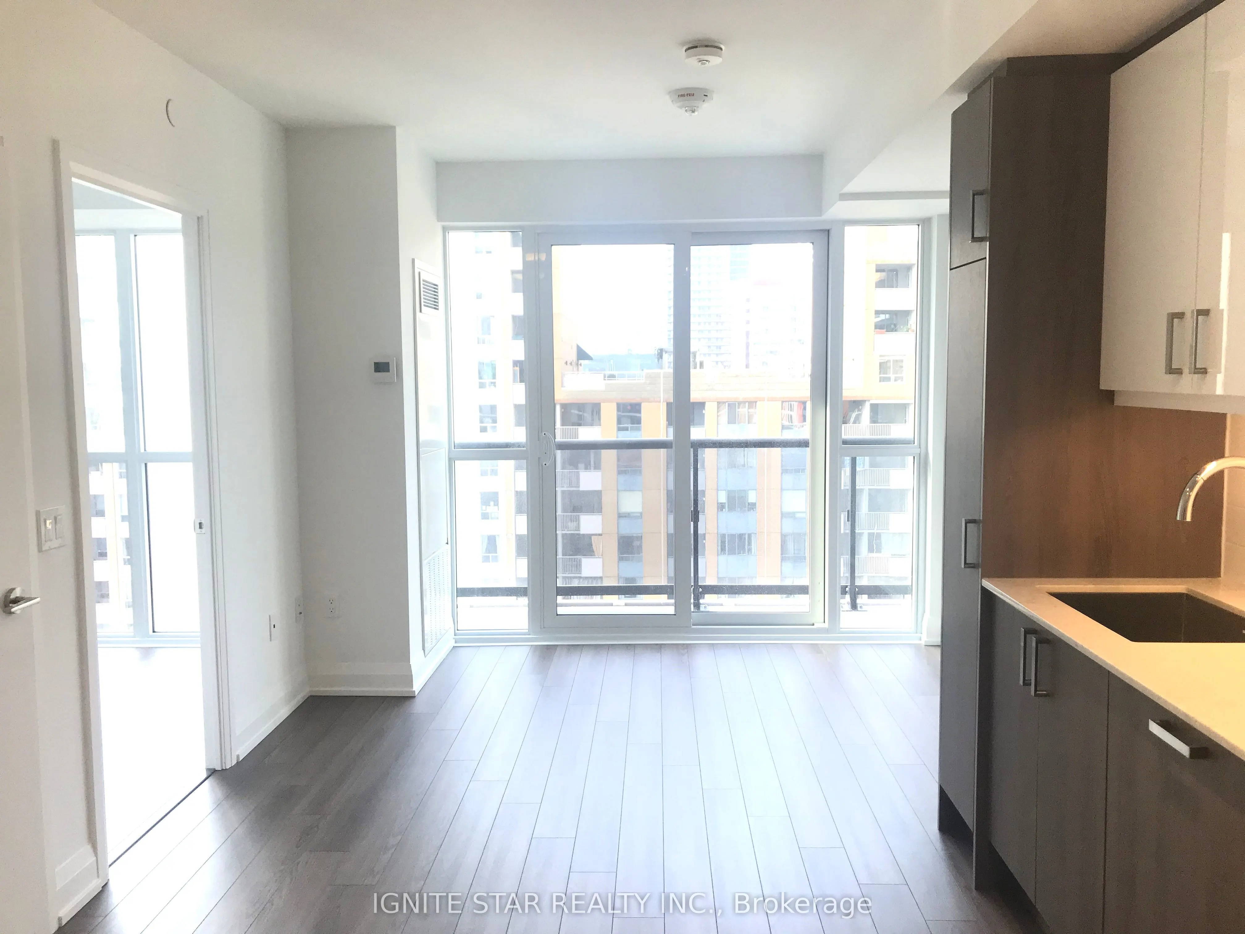 77 mutual Street, #1006