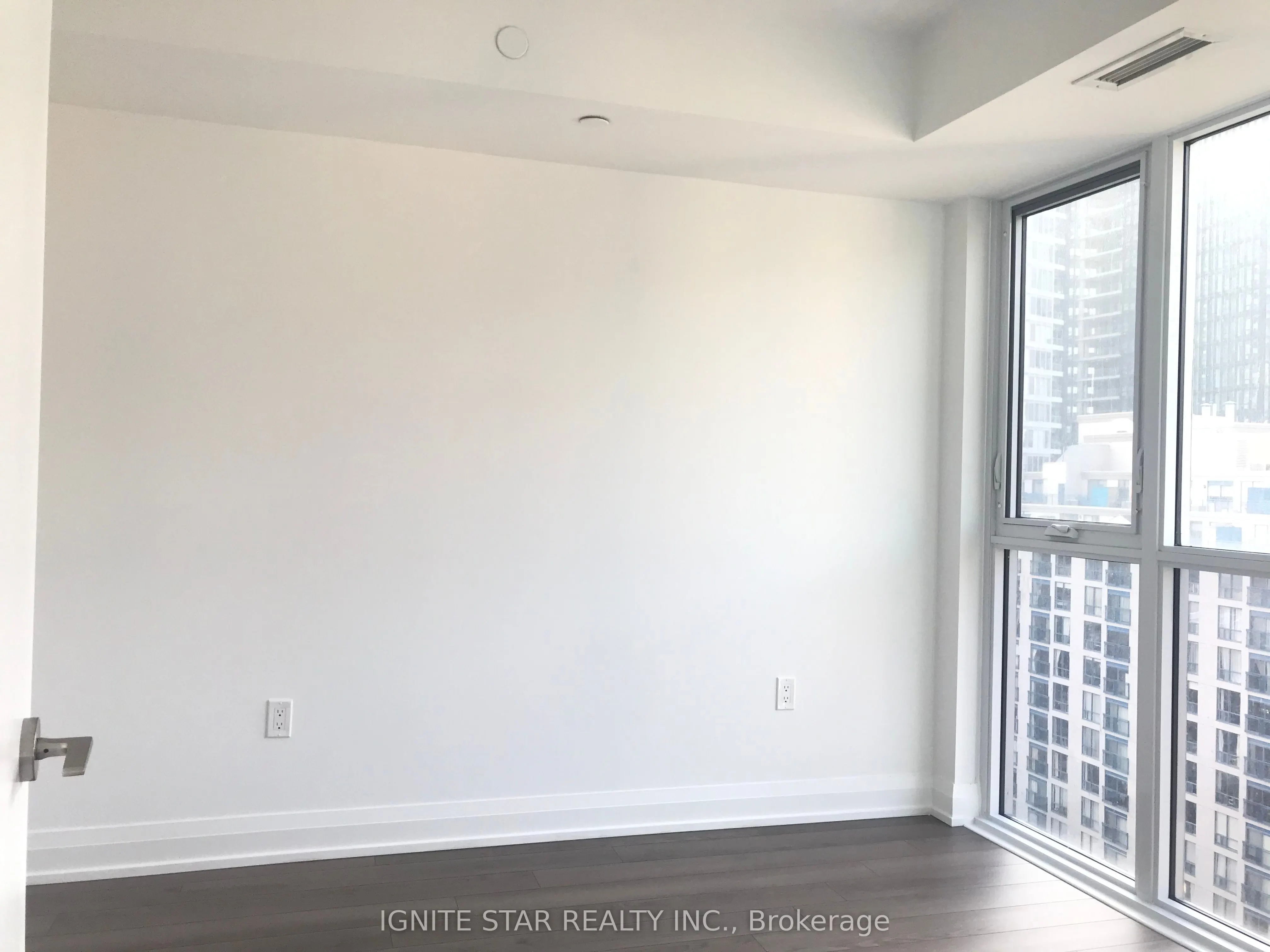 77 mutual Street, #1006