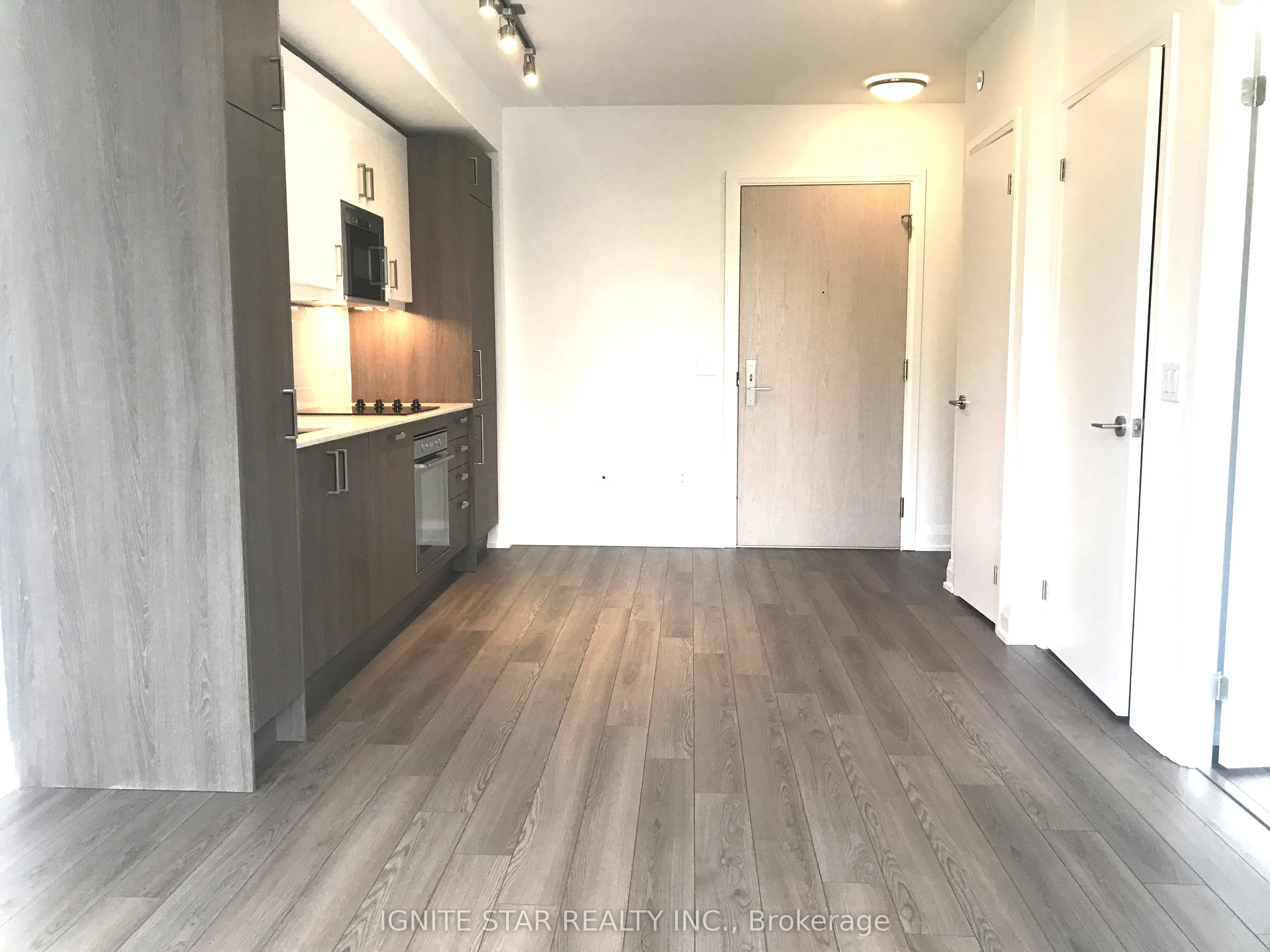 77 mutual Street, #1006