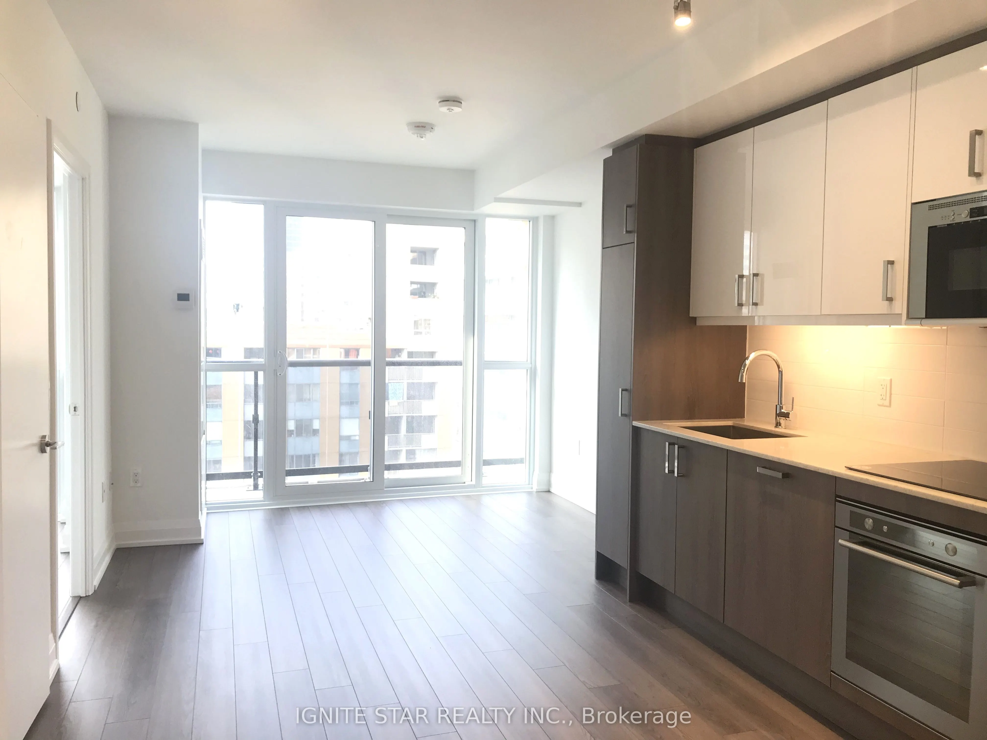 77 mutual Street, #1006