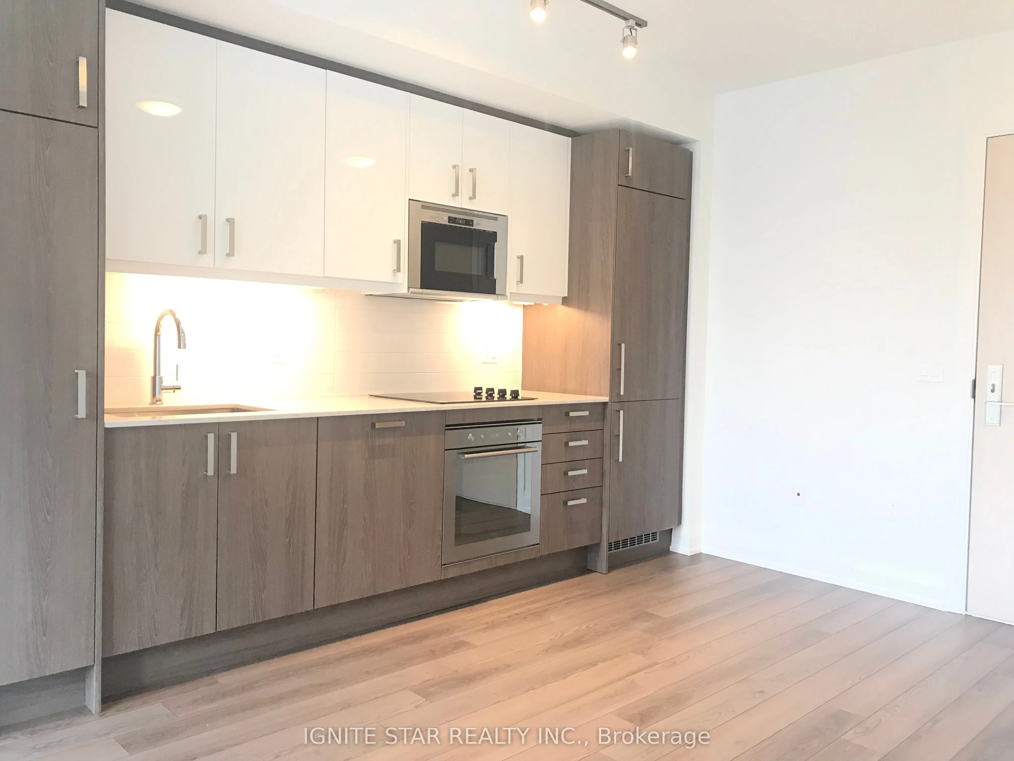 77 mutual Street, #1006