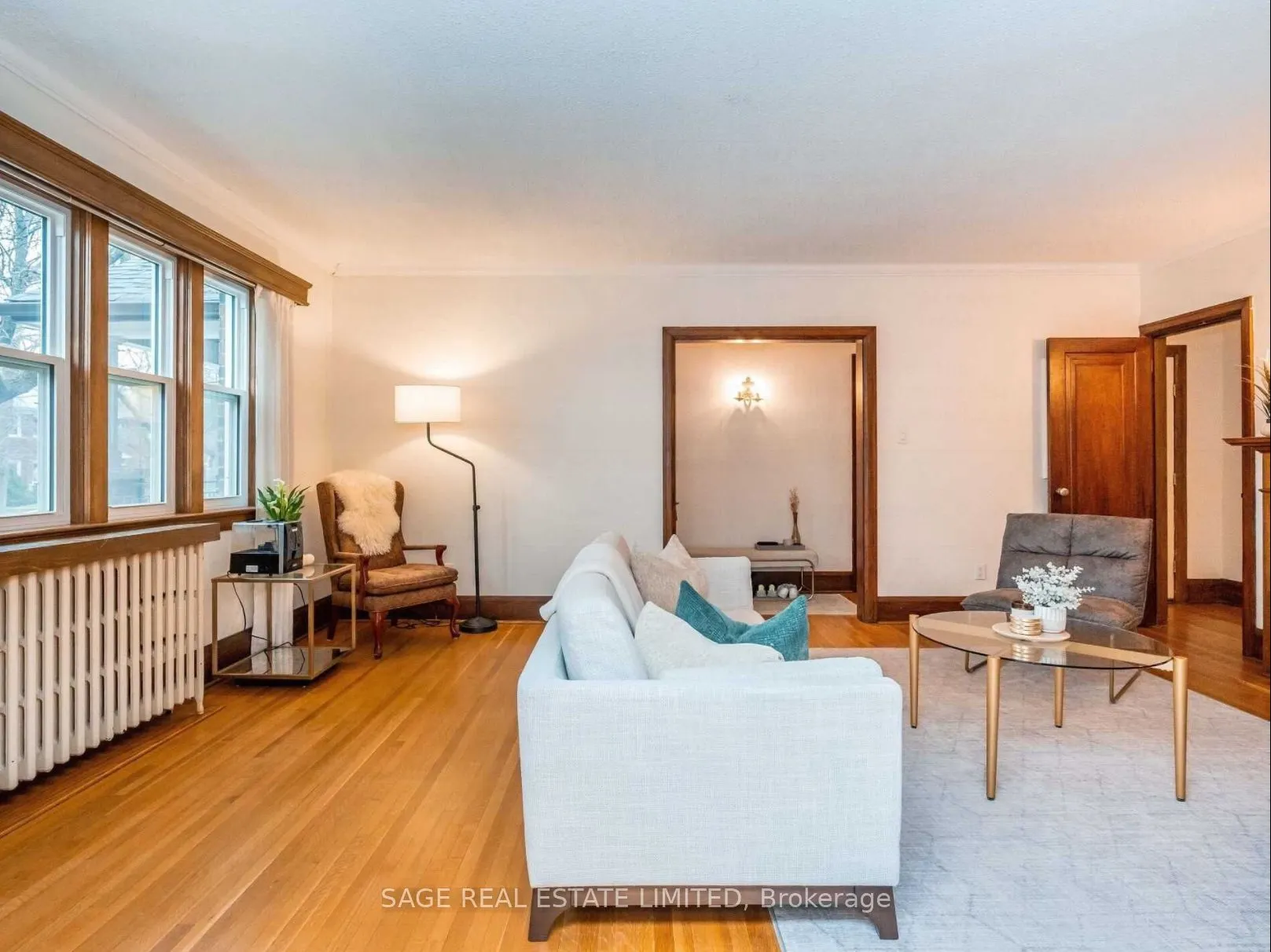 740 Avenue Road N, #Main