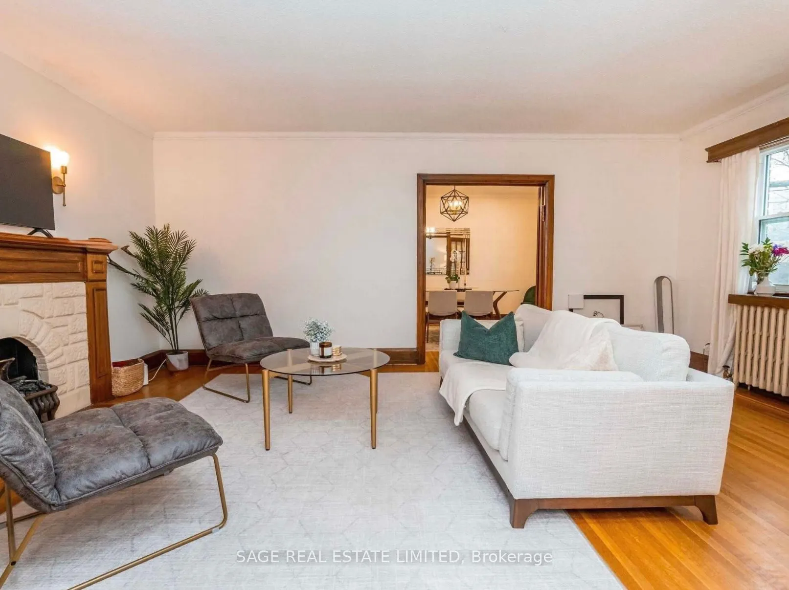 740 Avenue Road N, #Main