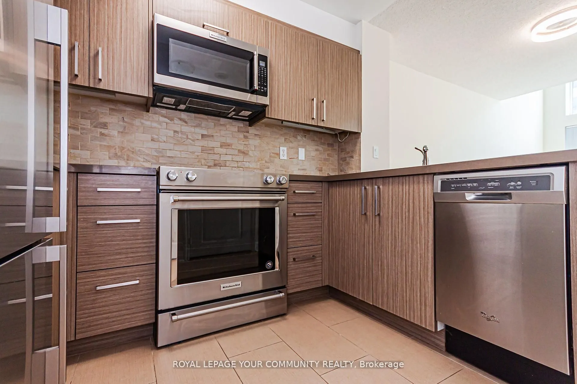 188 Doris Avenue, #1214