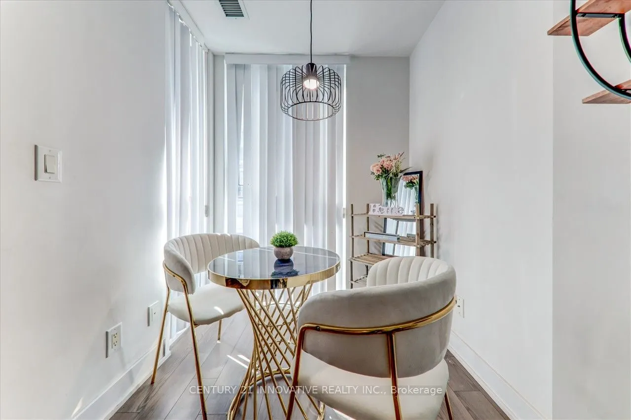 318 Richmond Street W, #1711
