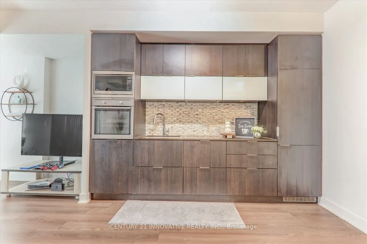 318 Richmond Street W, #1711