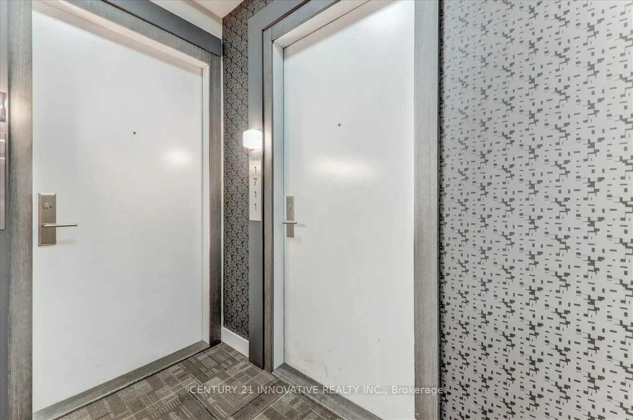 318 Richmond Street W, #1711