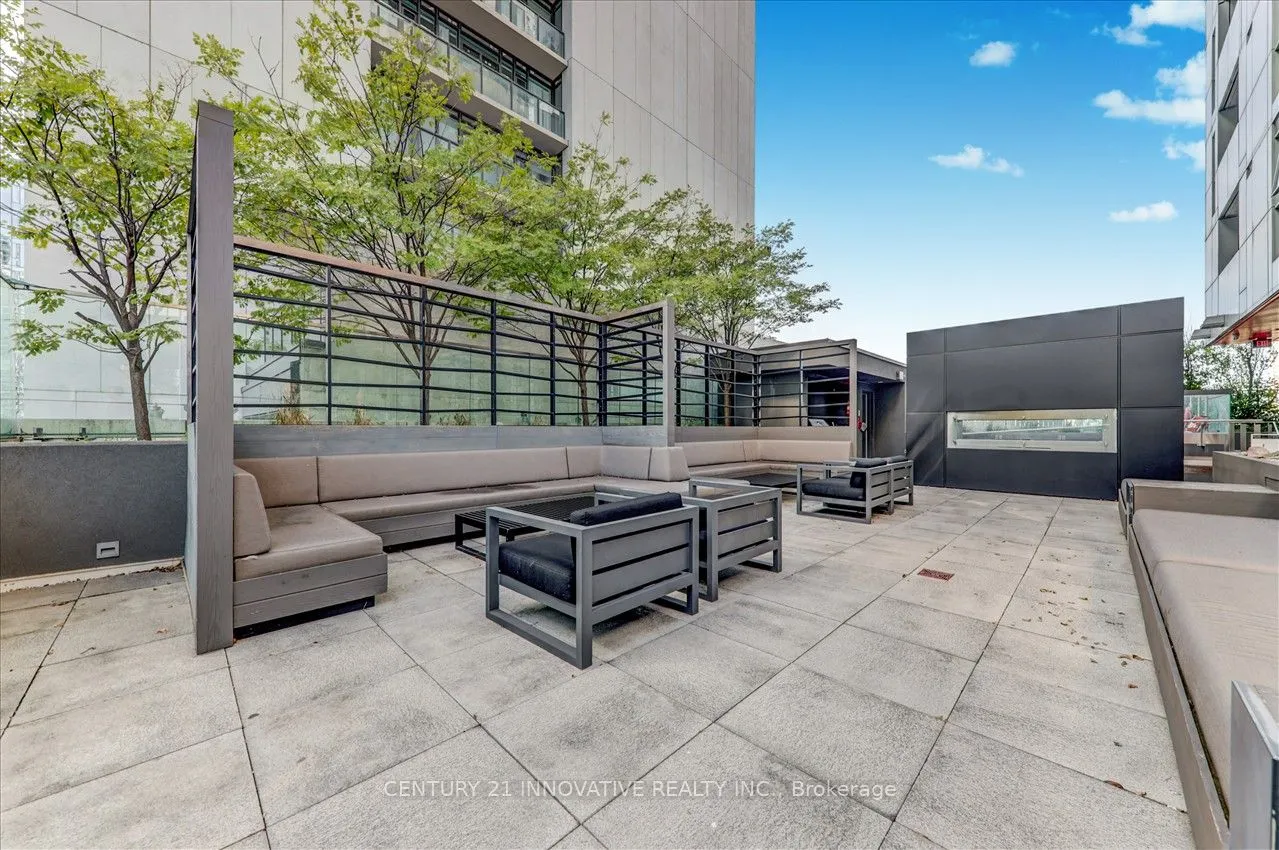 318 Richmond Street W, #1711