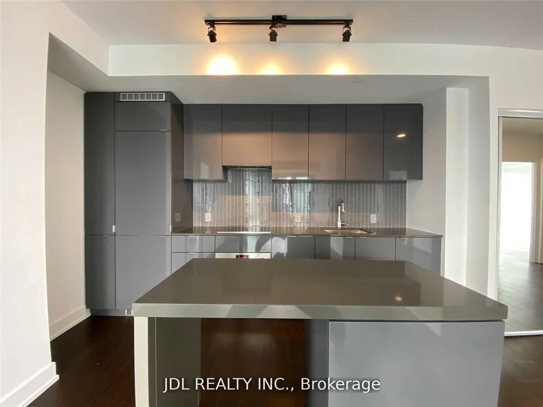 7 Grenville Street, #4111