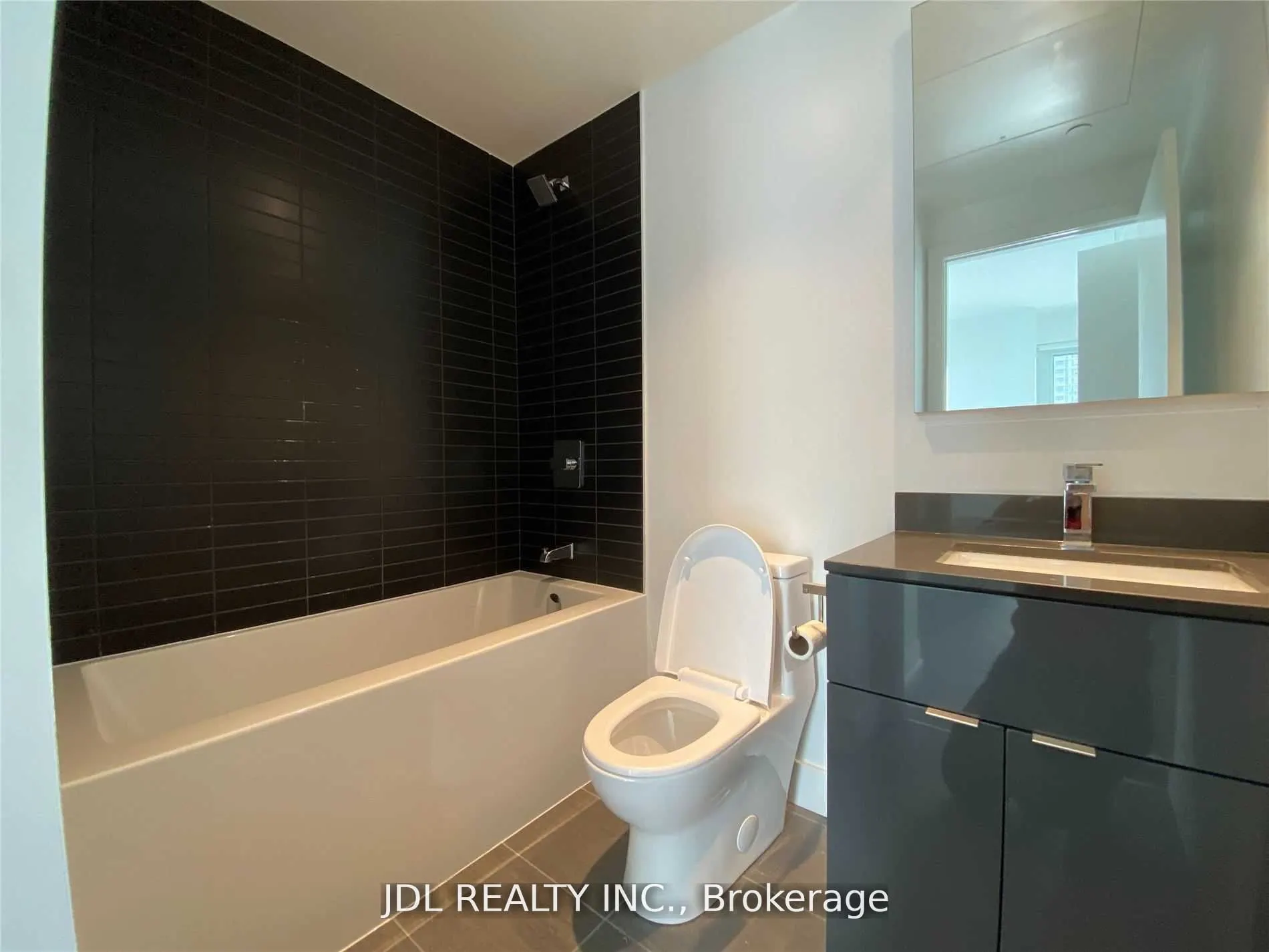7 Grenville Street, #4111