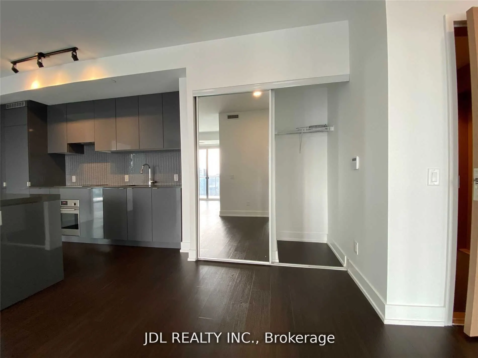 7 Grenville Street, #4111