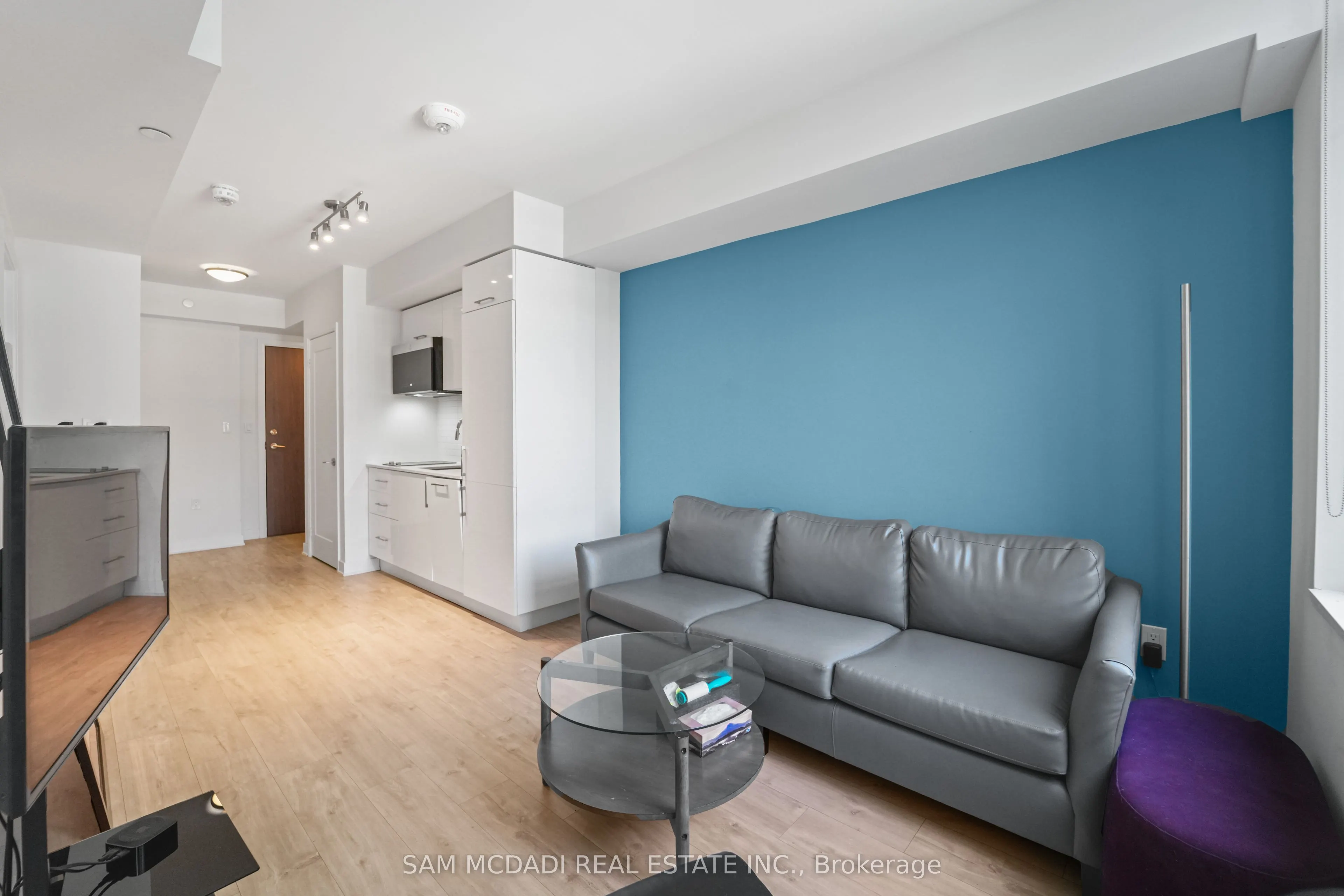 576 Front Street W, #702