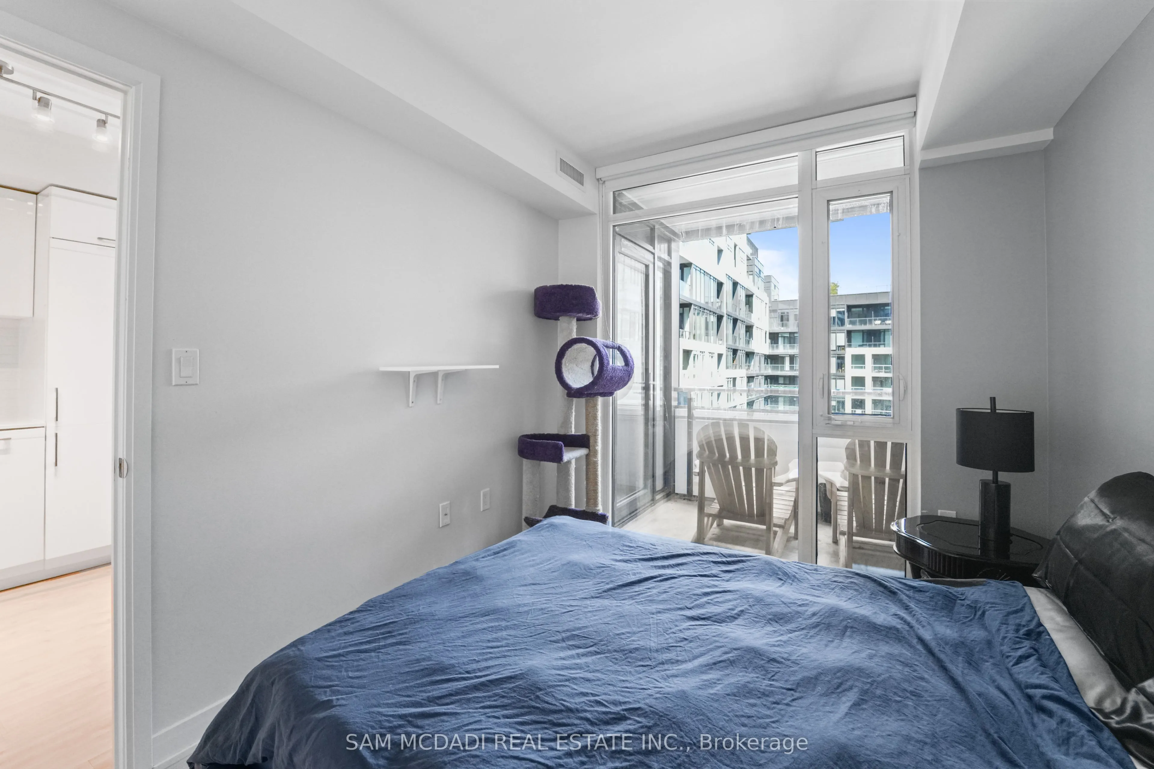 576 Front Street W, #702