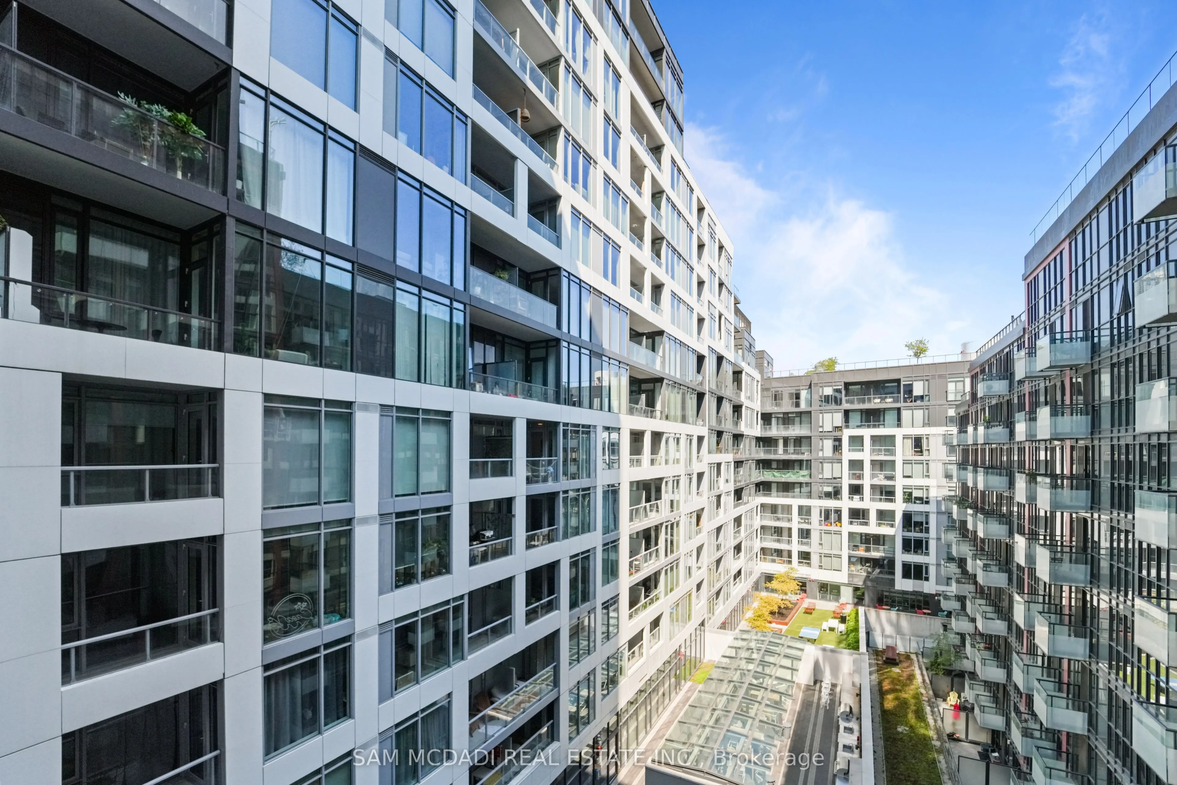 576 Front Street W, #702