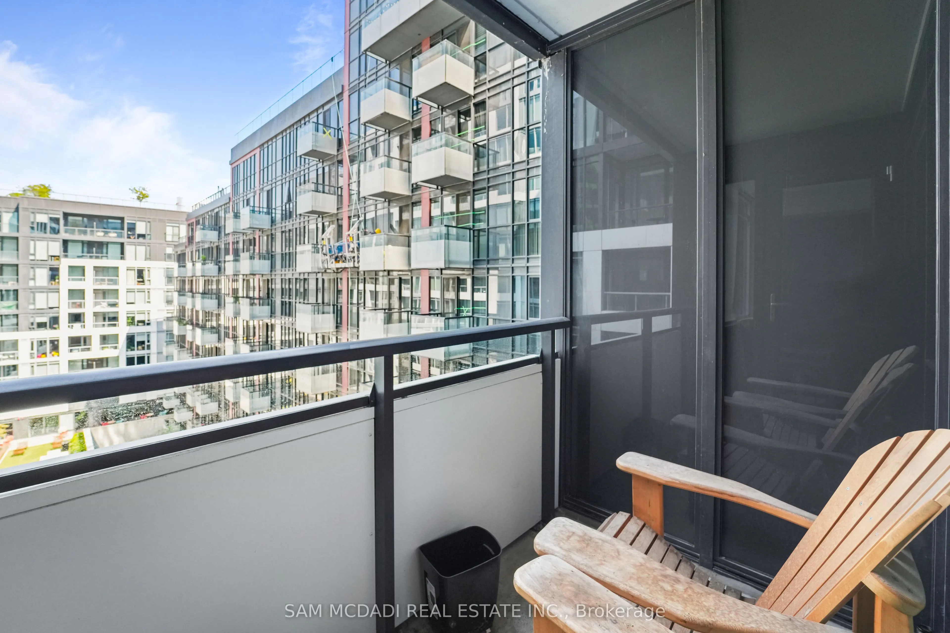 576 Front Street W, #702