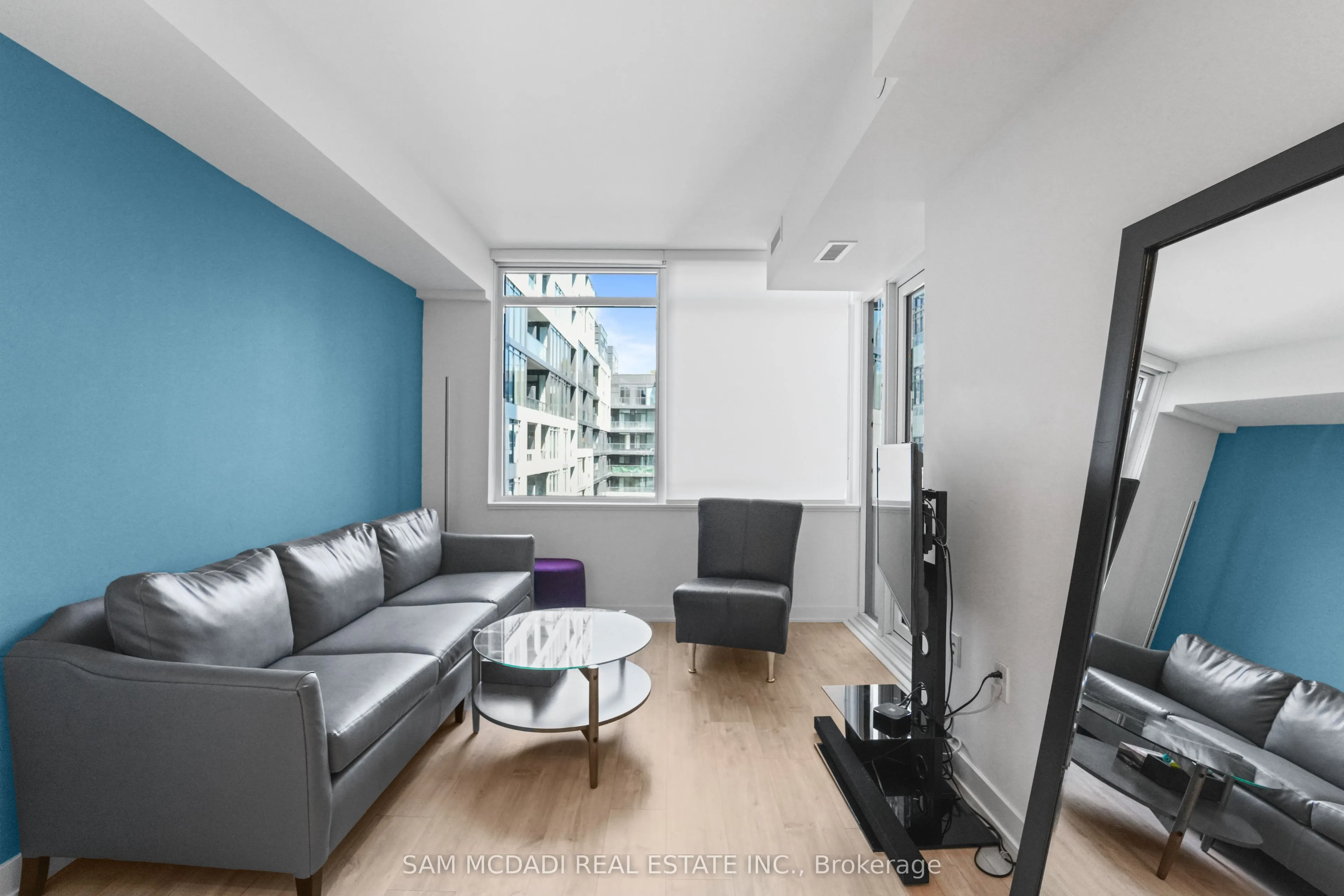 576 Front Street W, #702