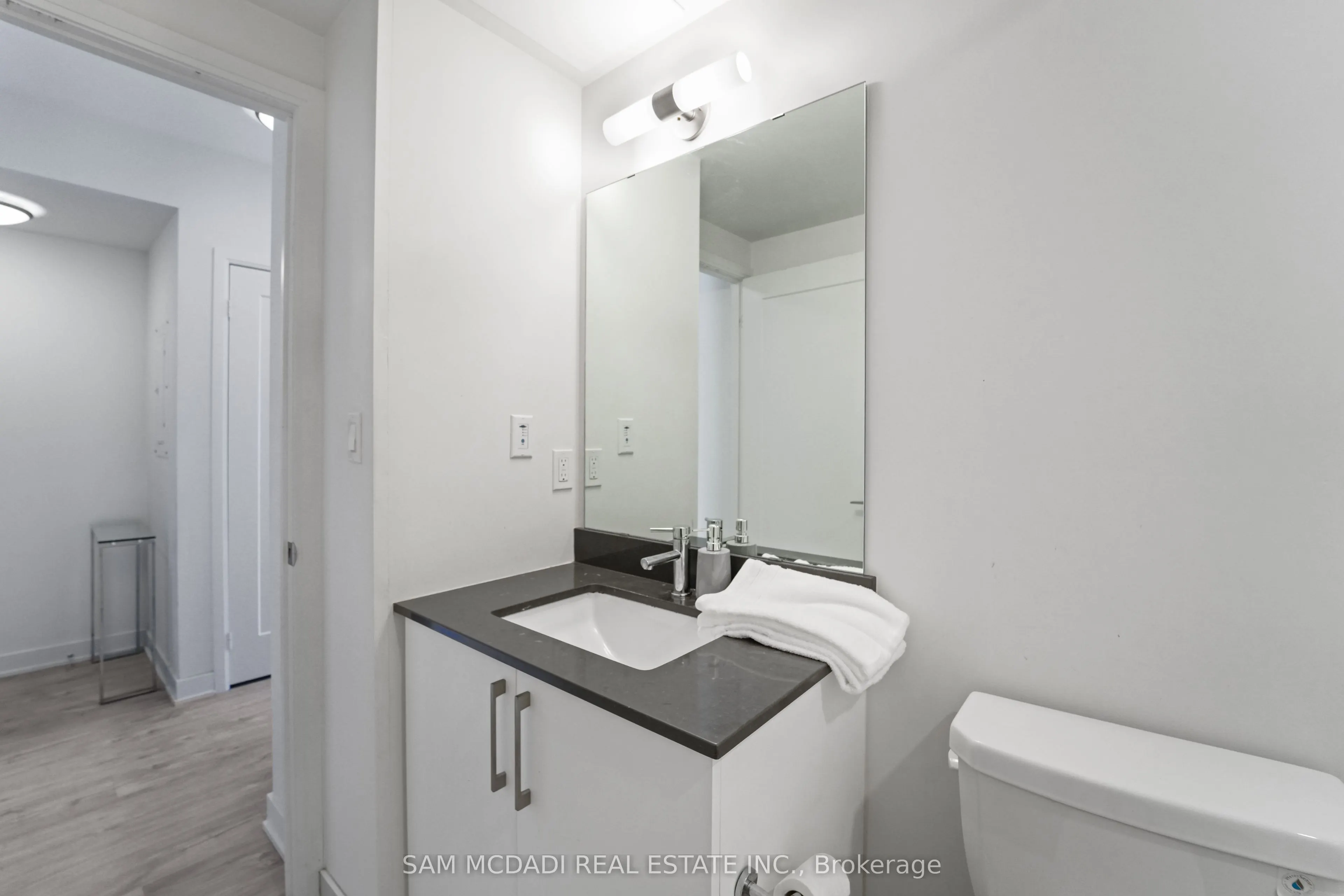 576 Front Street W, #702