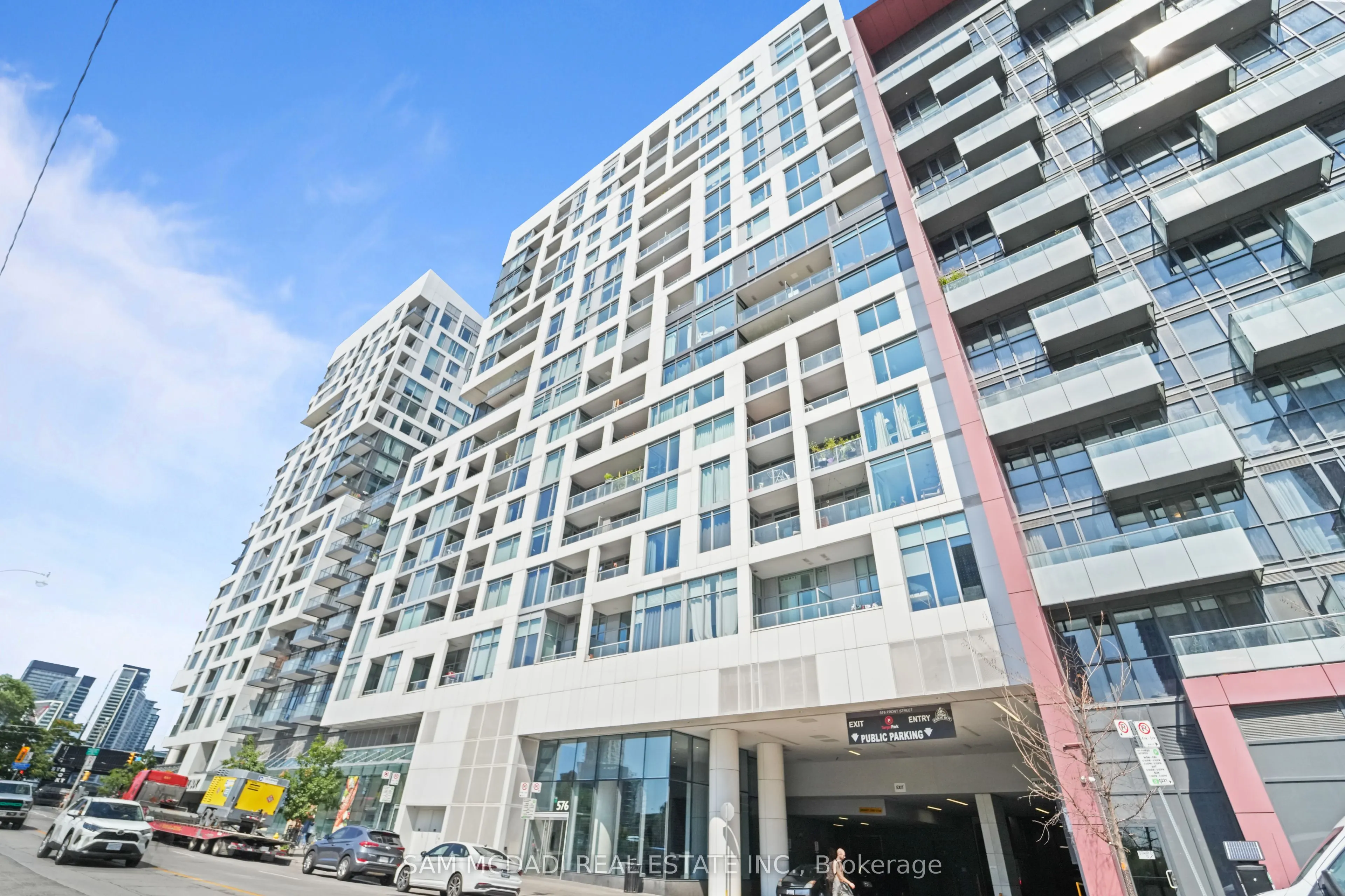 576 Front Street W, #702