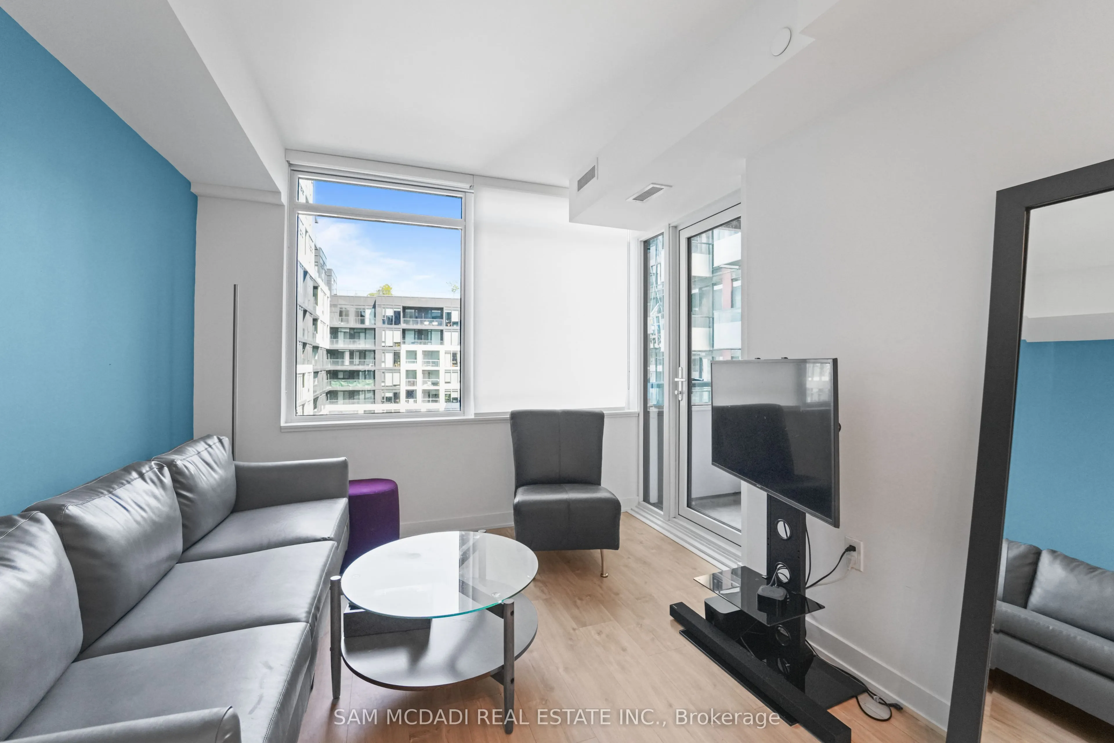 576 Front Street W, #702