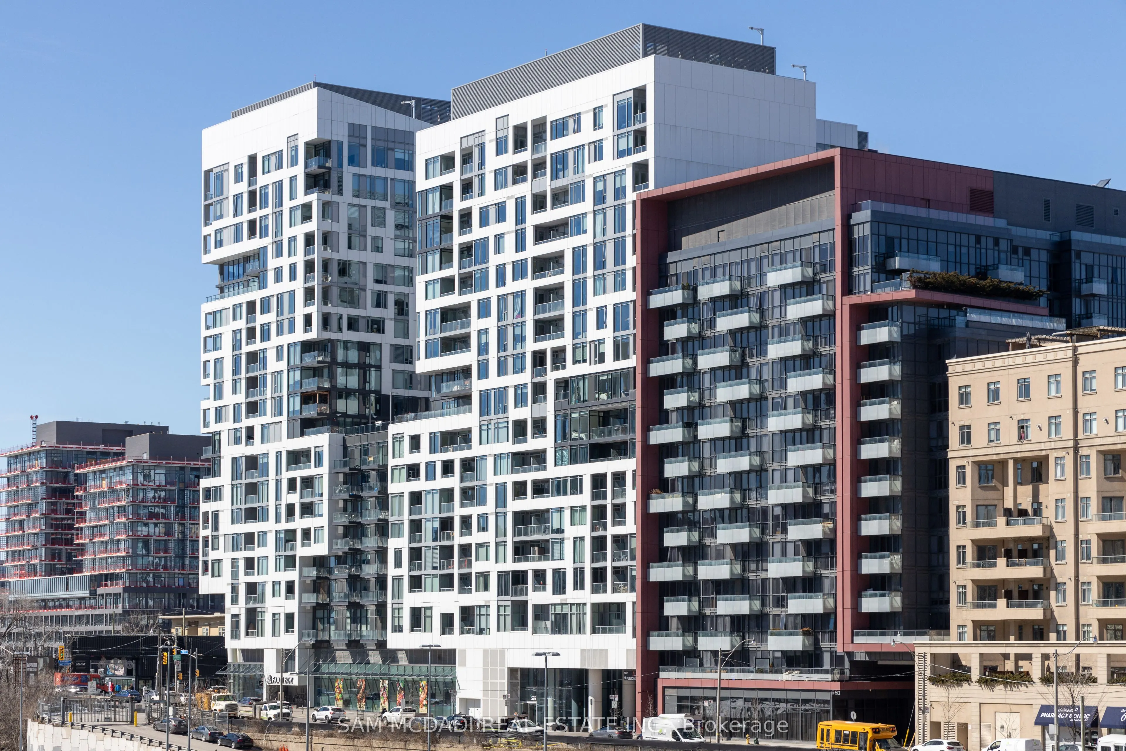 576 Front Street W, #702