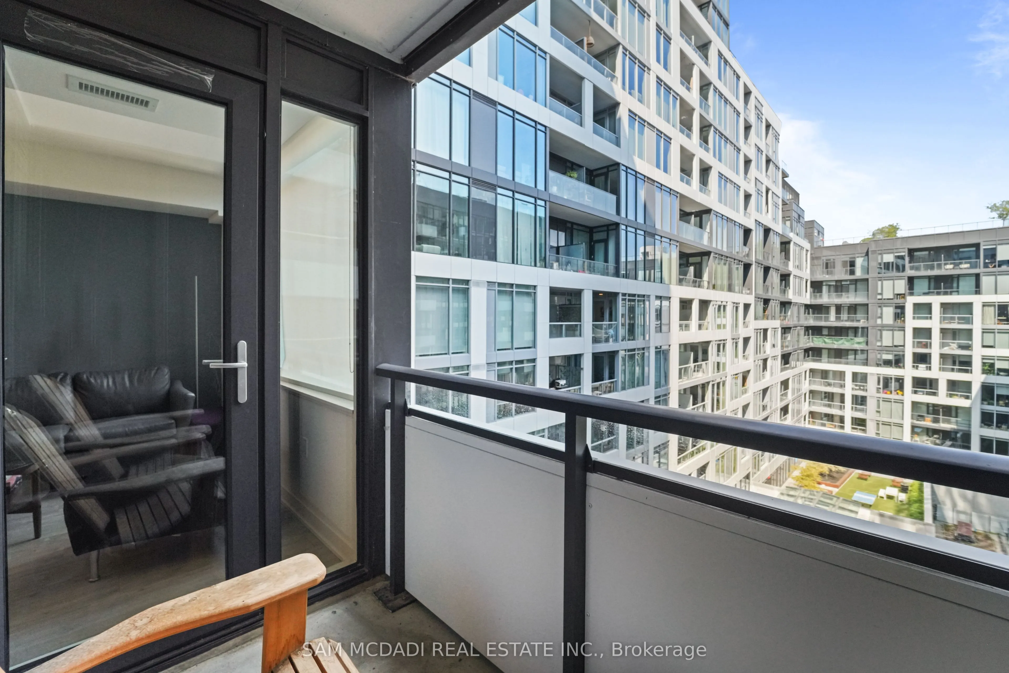 576 Front Street W, #702