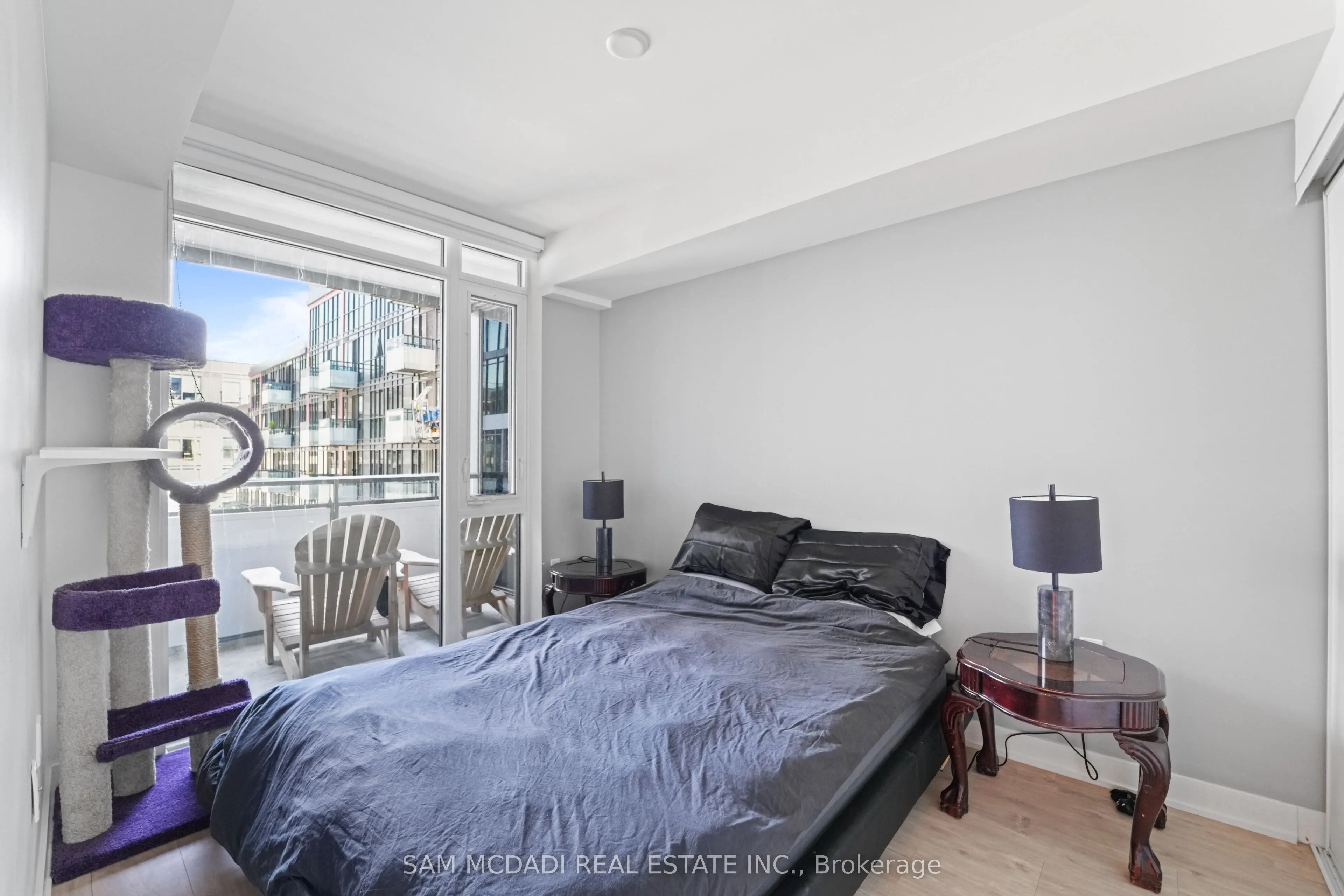 576 Front Street W, #702
