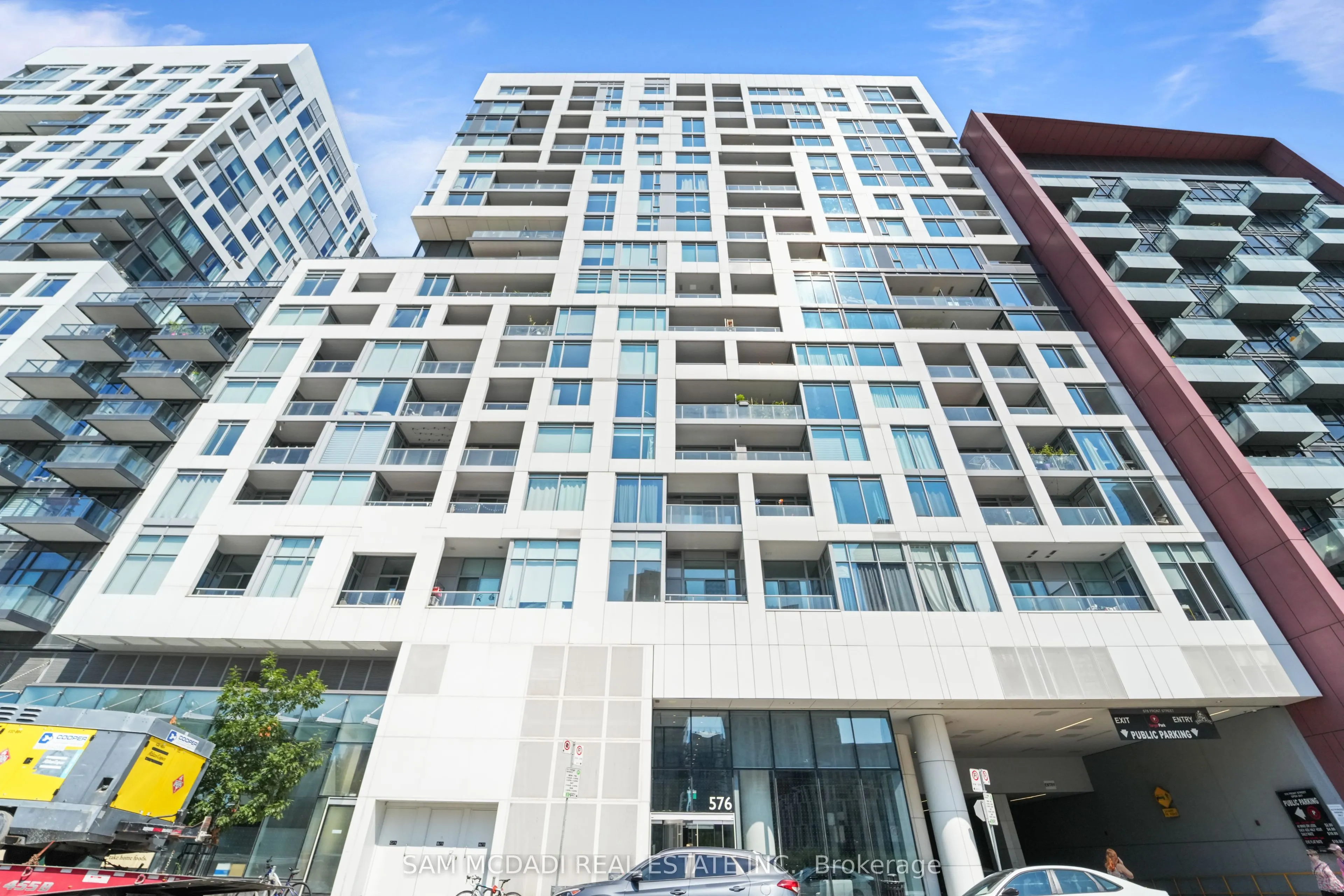 576 Front Street W, #702