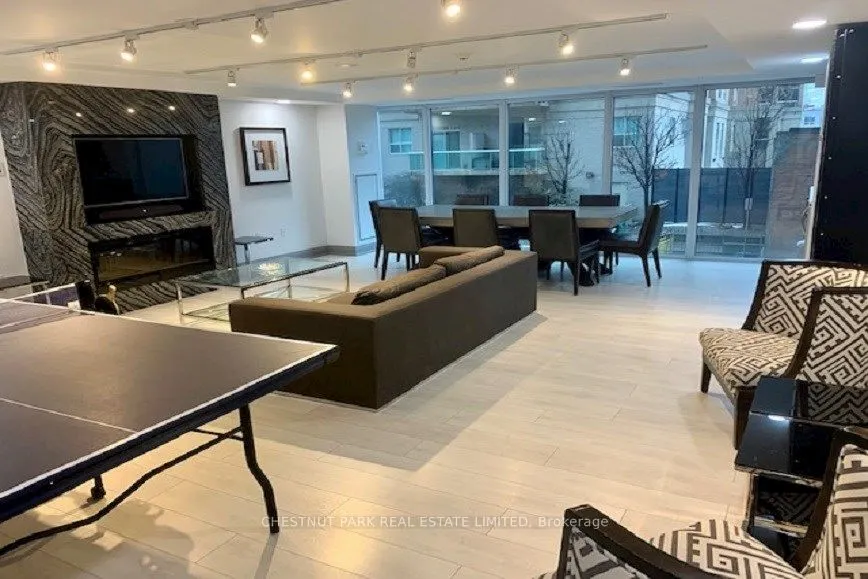 400 Adelaide Street E, #1702