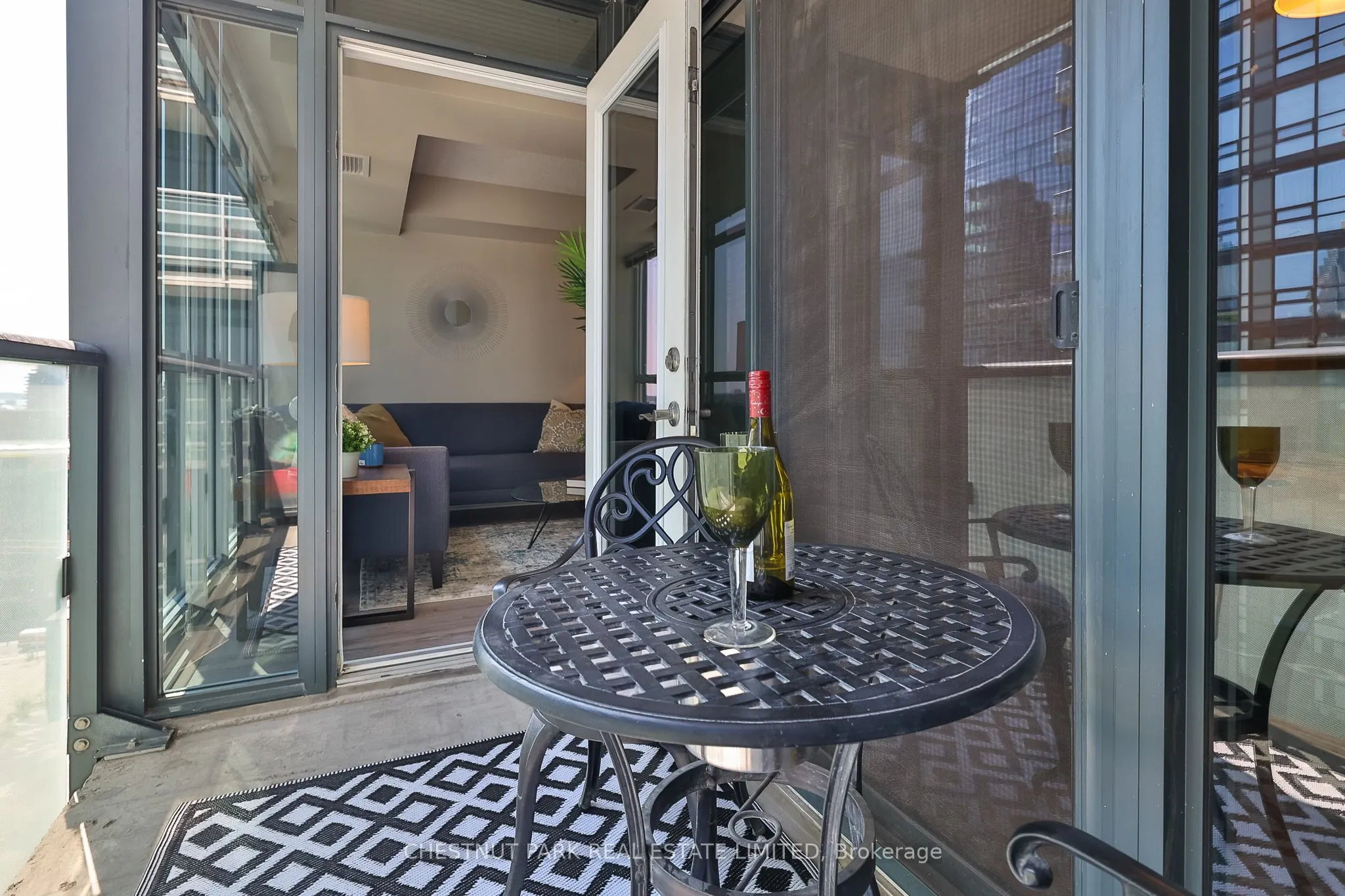 400 Adelaide Street E, #1702